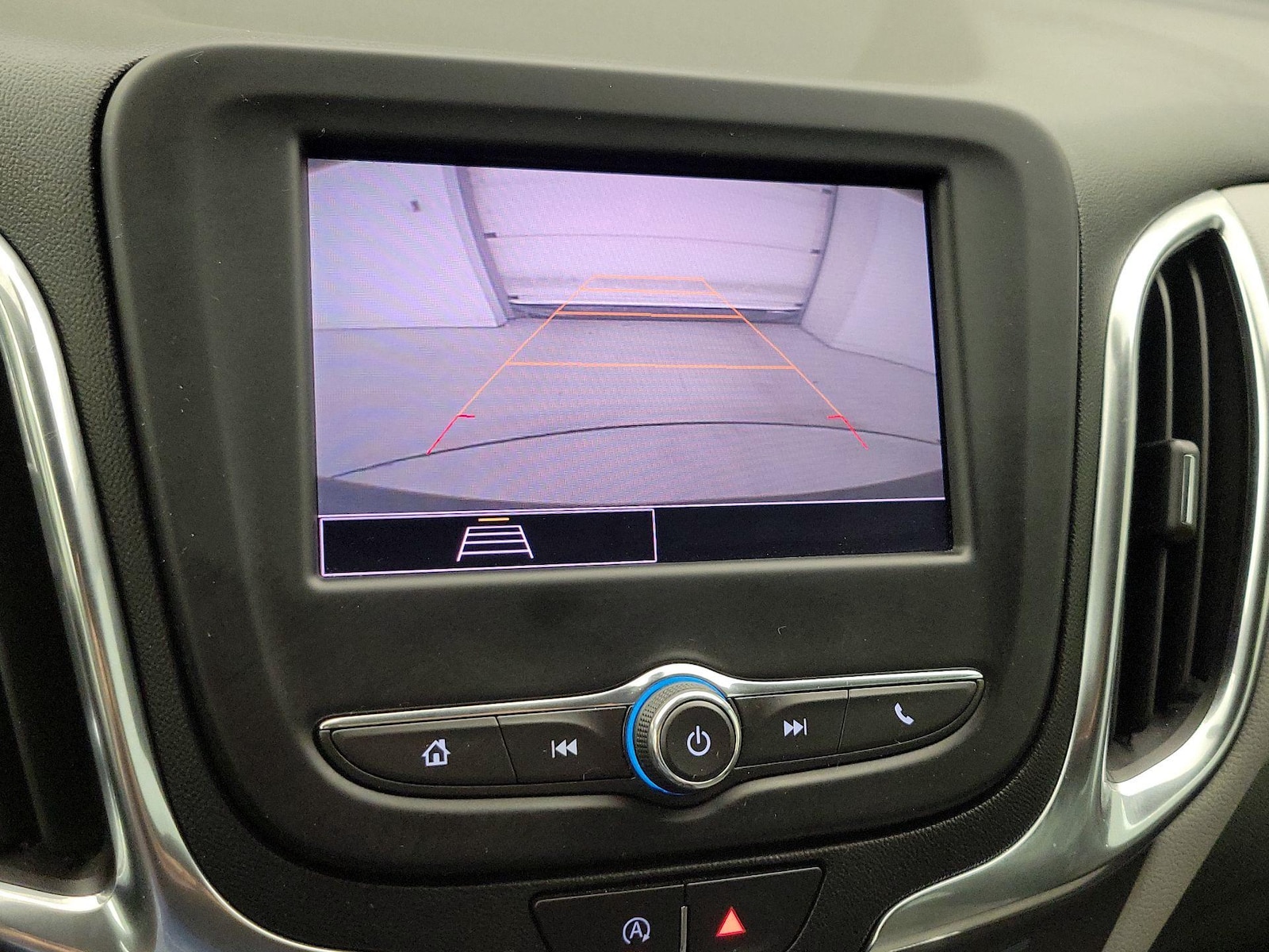 2022 Chevrolet Equinox LS - Photo 15