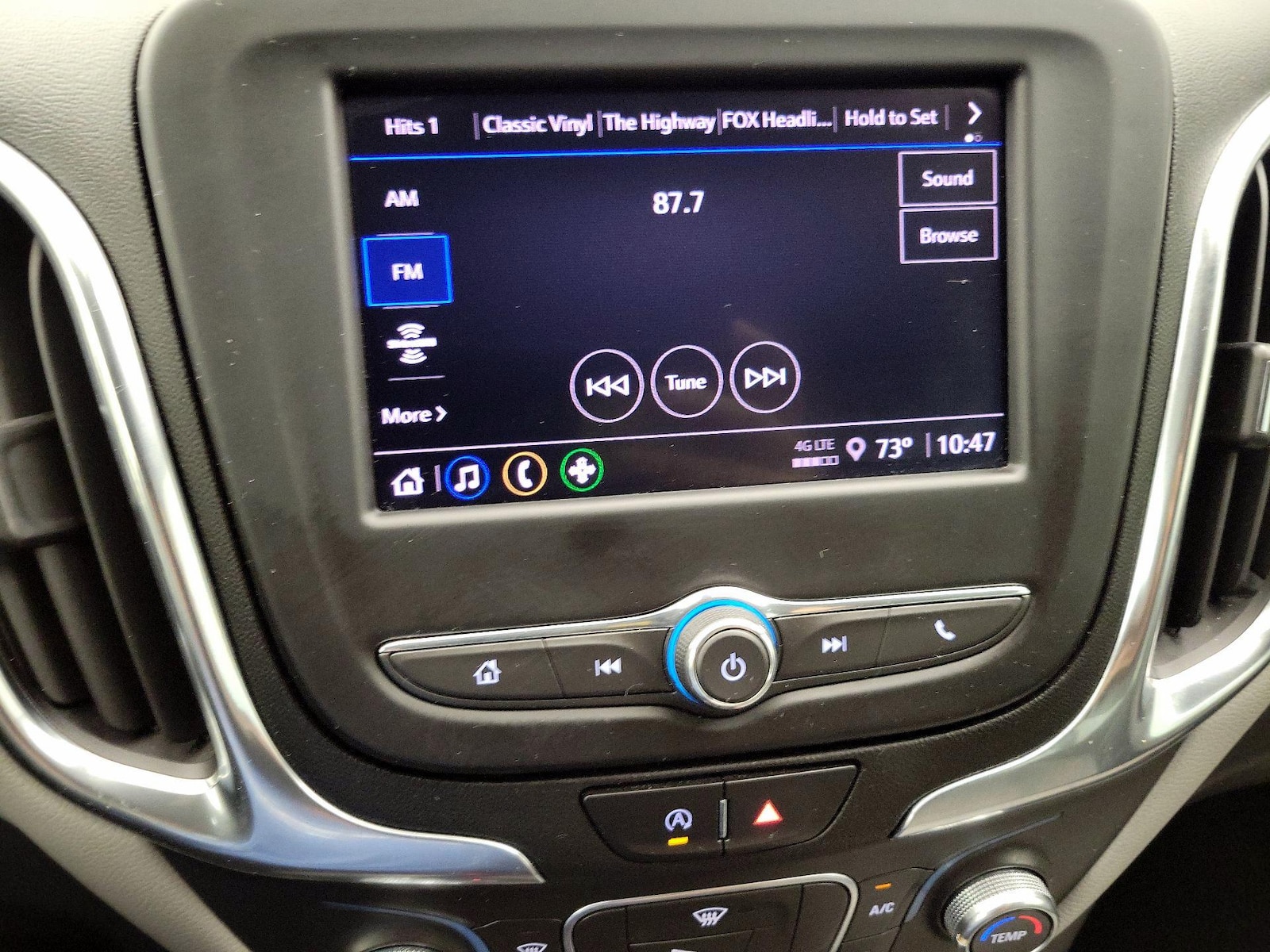 2022 Chevrolet Equinox LS - Photo 16