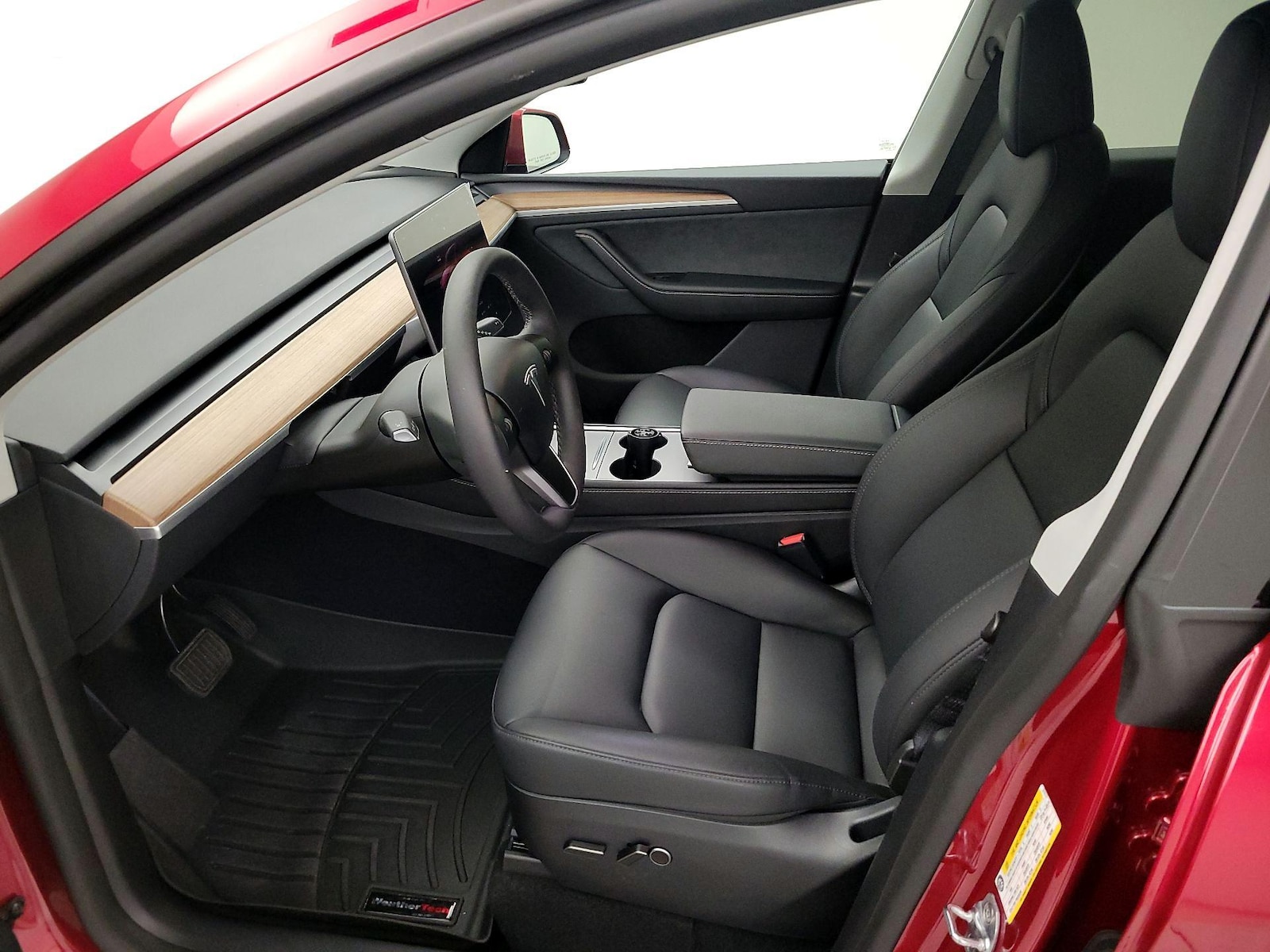 2025 Tesla Model Y Long Range - Photo 12