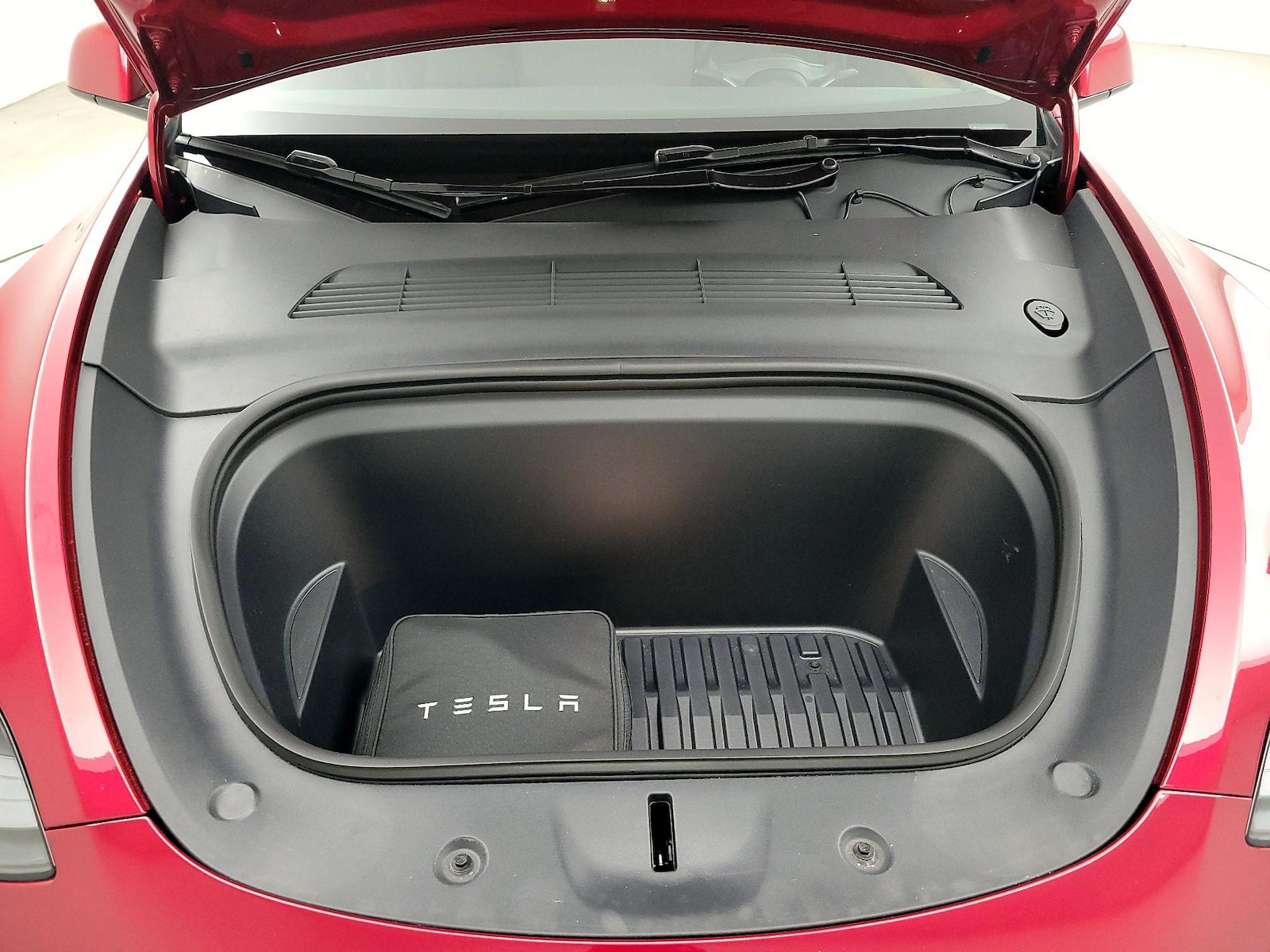 2025 Tesla Model Y Long Range - Photo 23