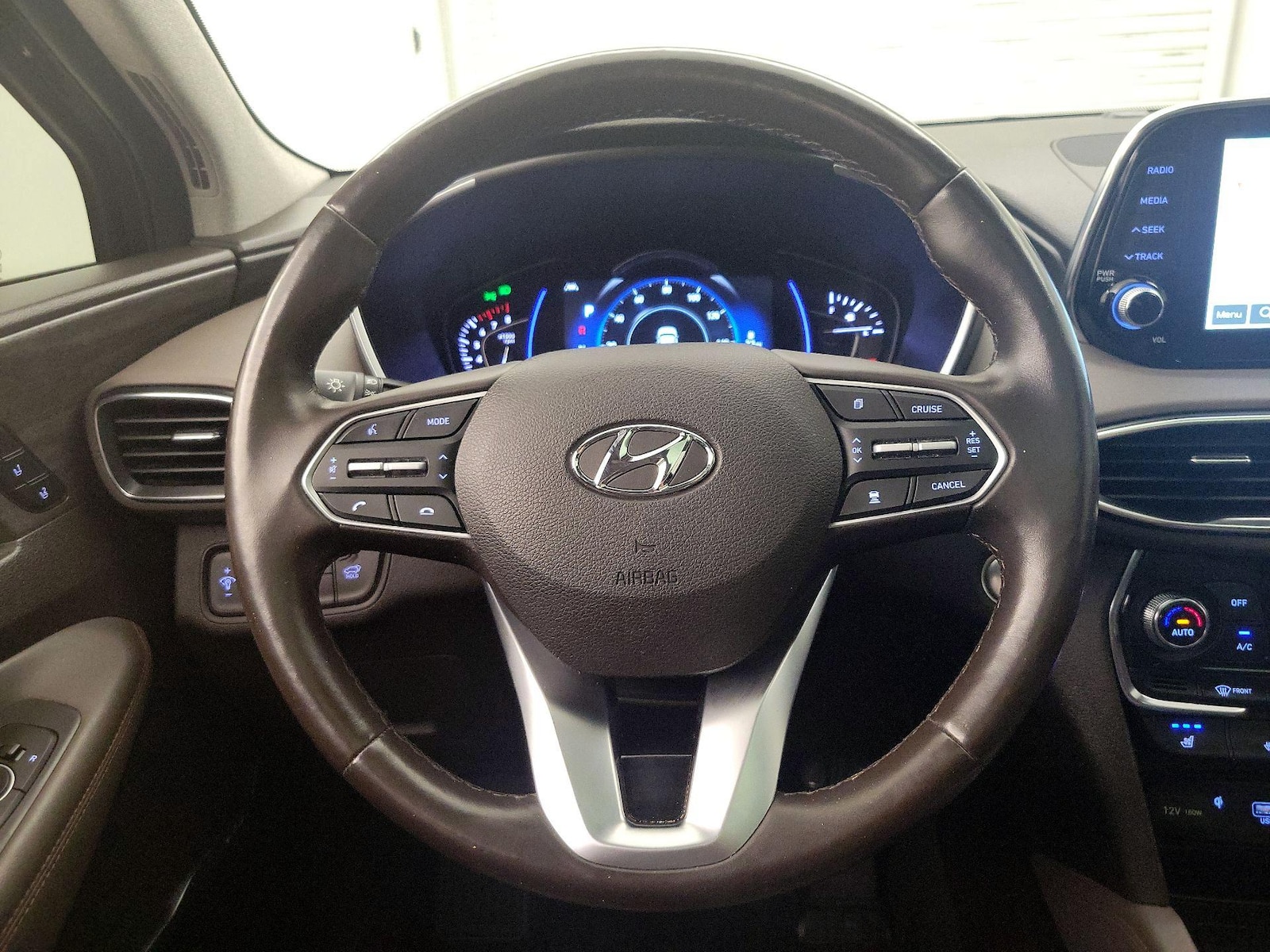 2020 Hyundai Santa Fe Limited - Photo 11