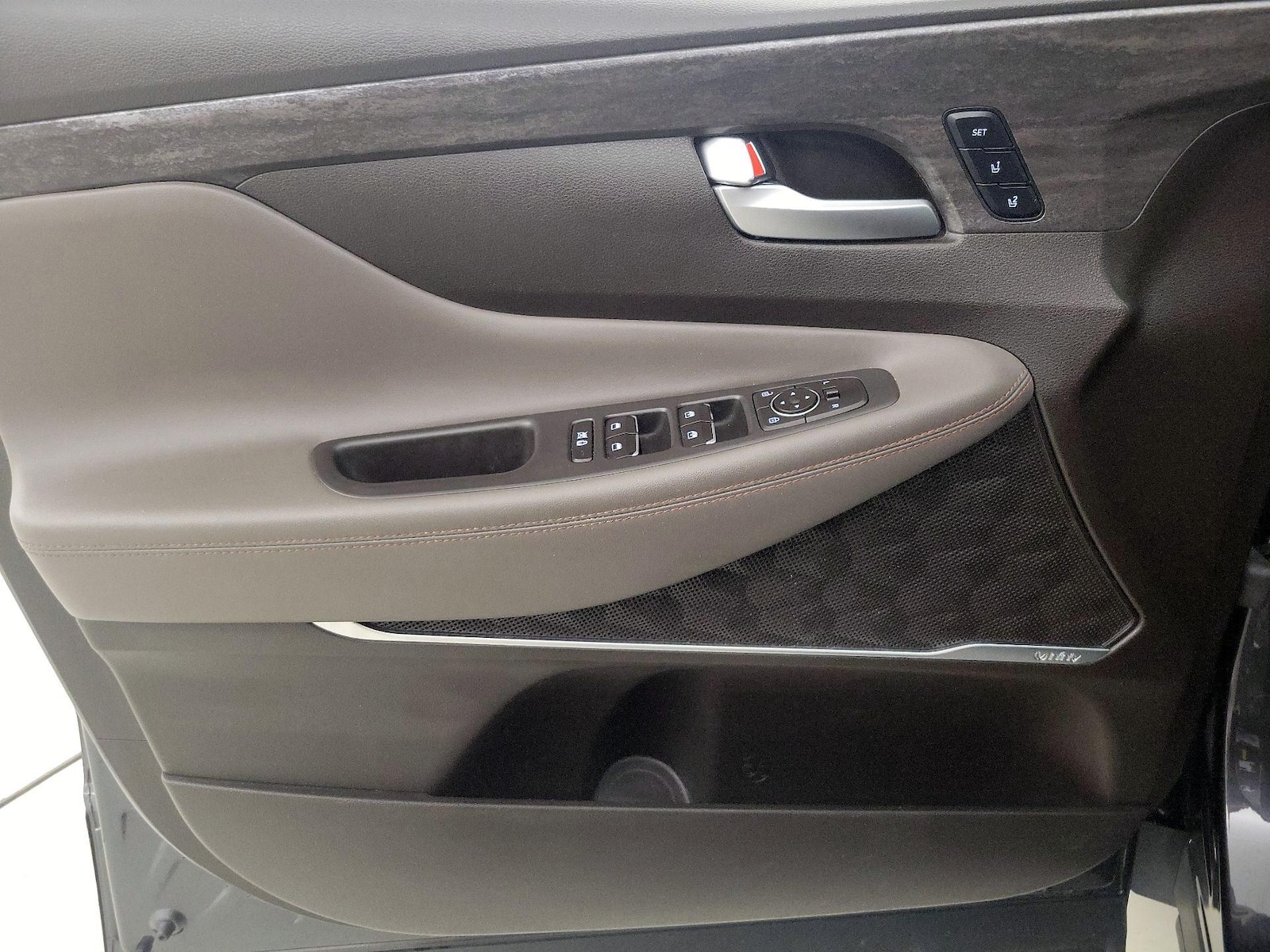 2020 Hyundai Santa Fe Limited - Photo 13