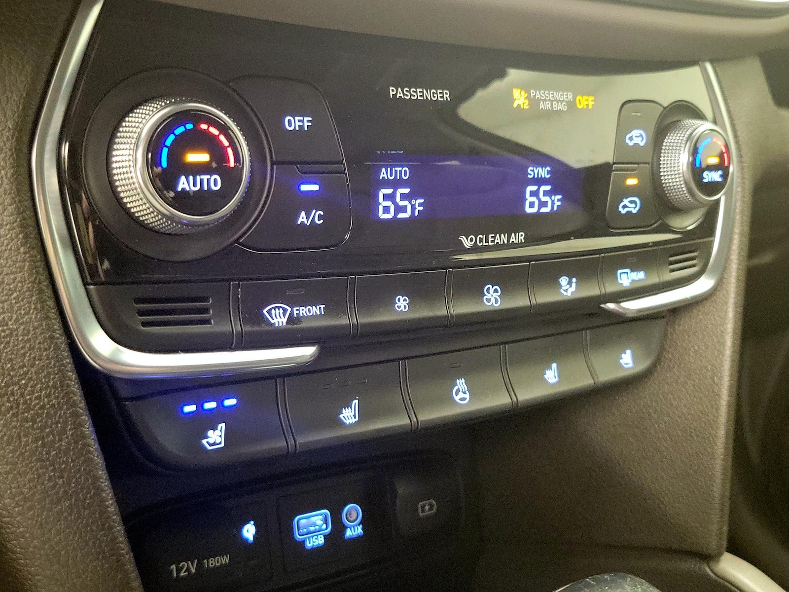 2020 Hyundai Santa Fe Limited - Photo 18