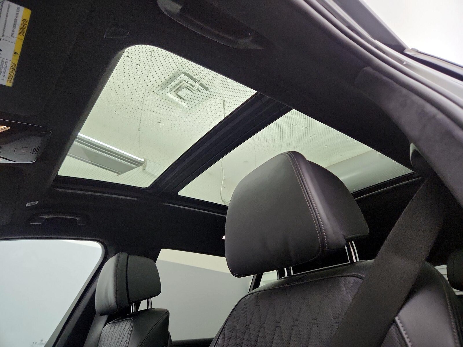 Panoramic Sunroof & Skylight(s)