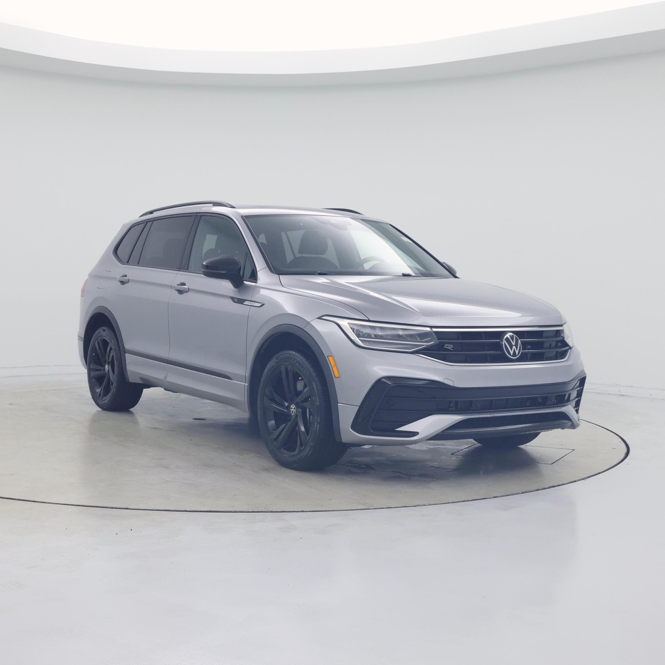 Silver 2023 Volkswagen Tiguan SUV / Crossover Front-Wheel Drive Automatic