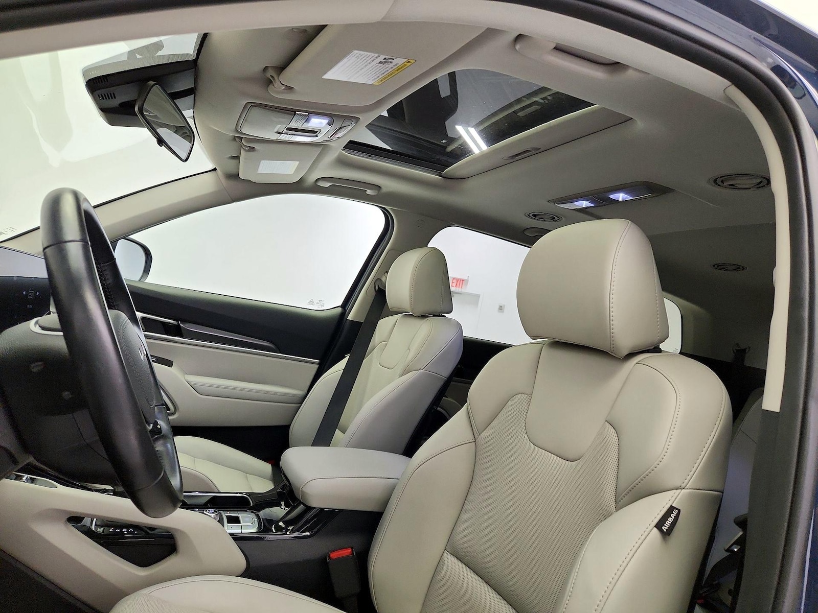 Sunroof(s) & Overhead Airbags