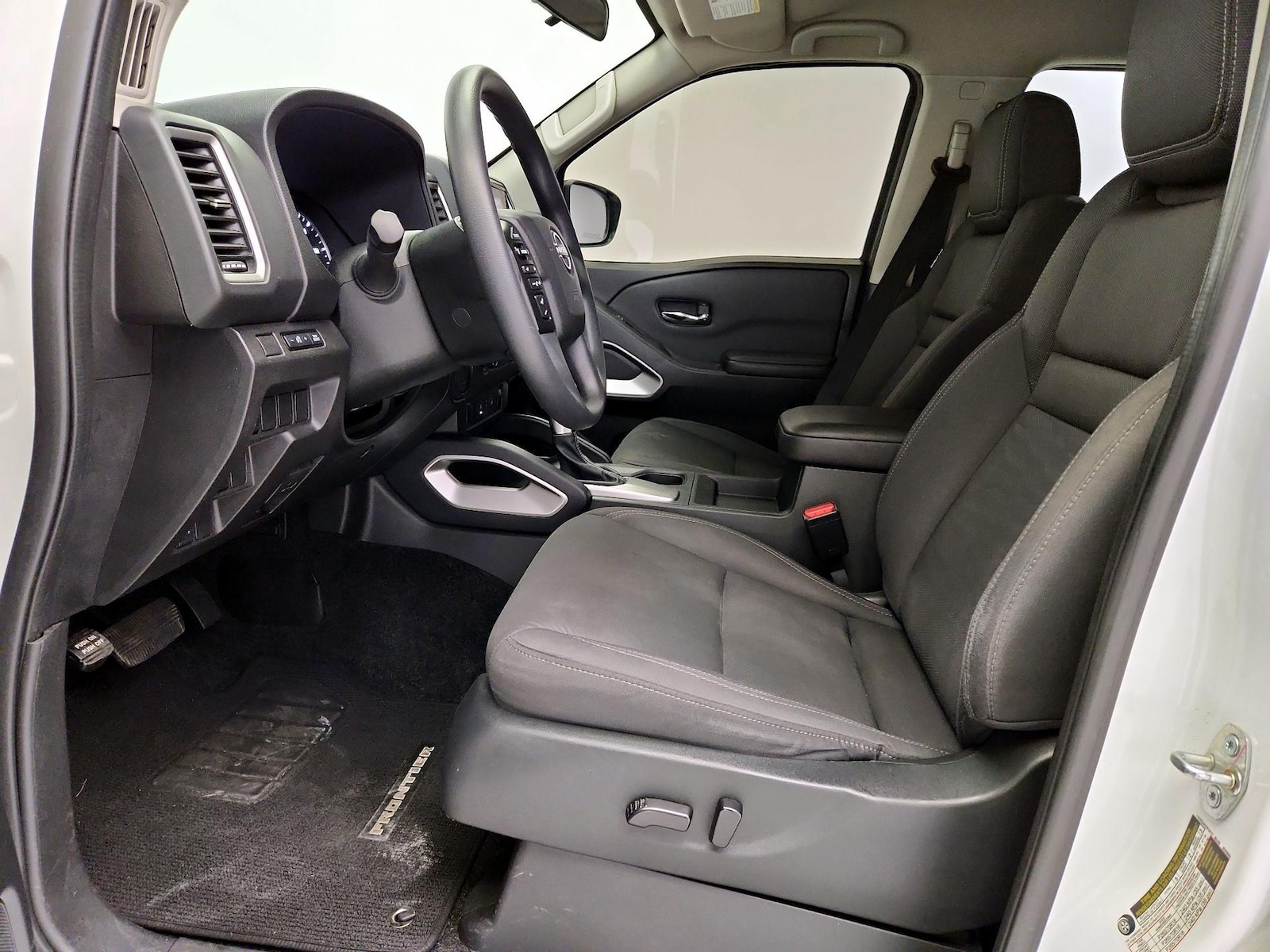 2024 Nissan Frontier SV - Photo 12
