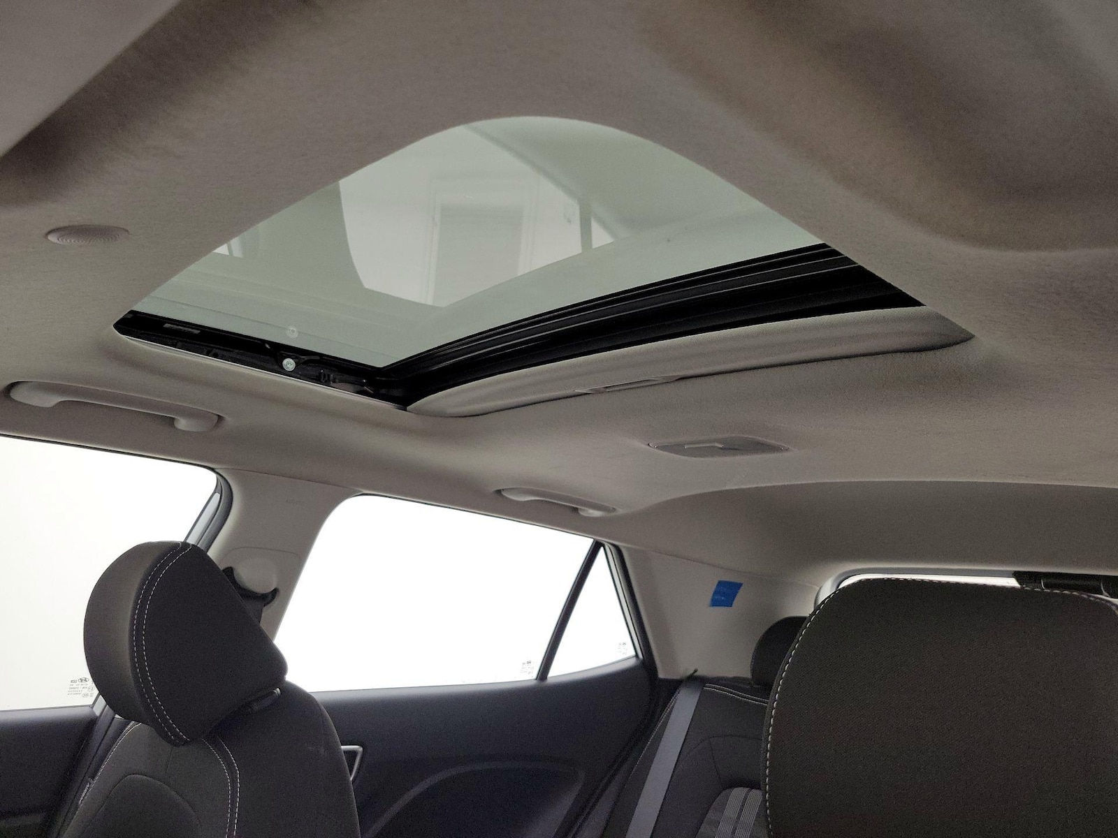 Sunroof(s) & Overhead Airbags
