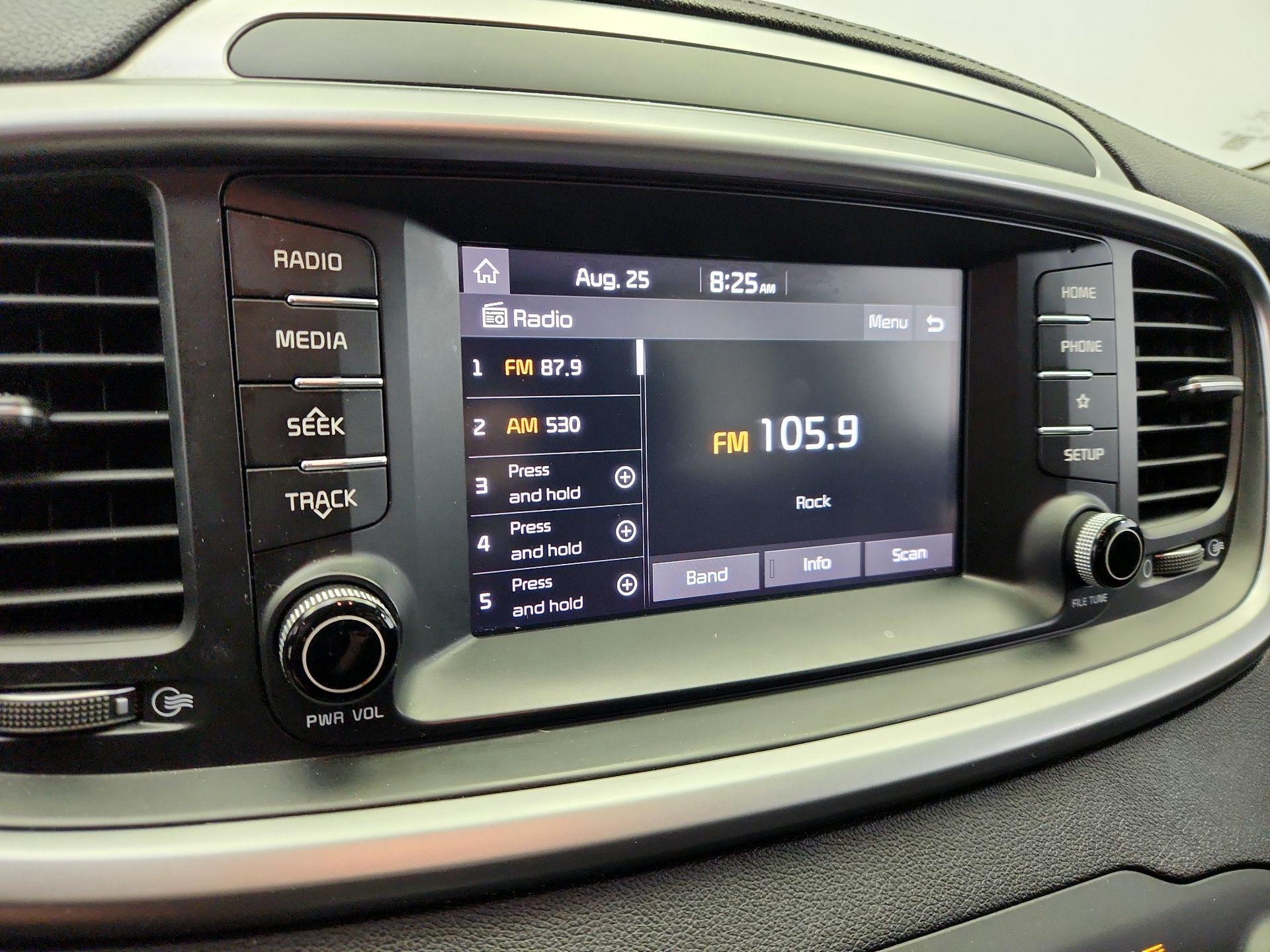 Thumbnail: 2019 Kia Sorento - 15