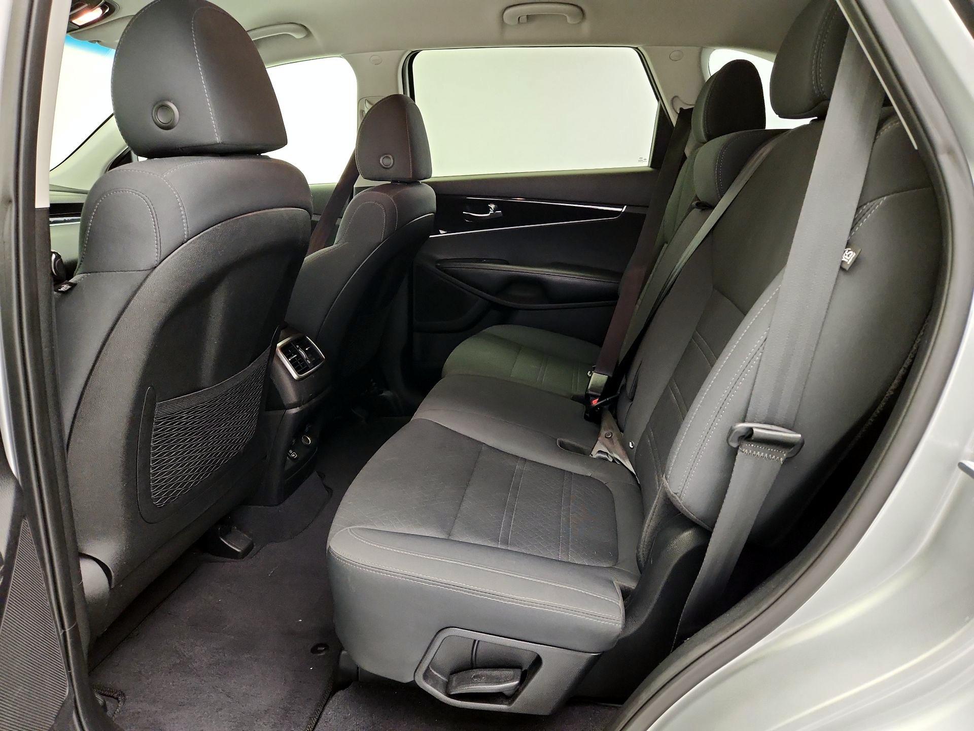 Thumbnail: 2019 Kia Sorento - 19