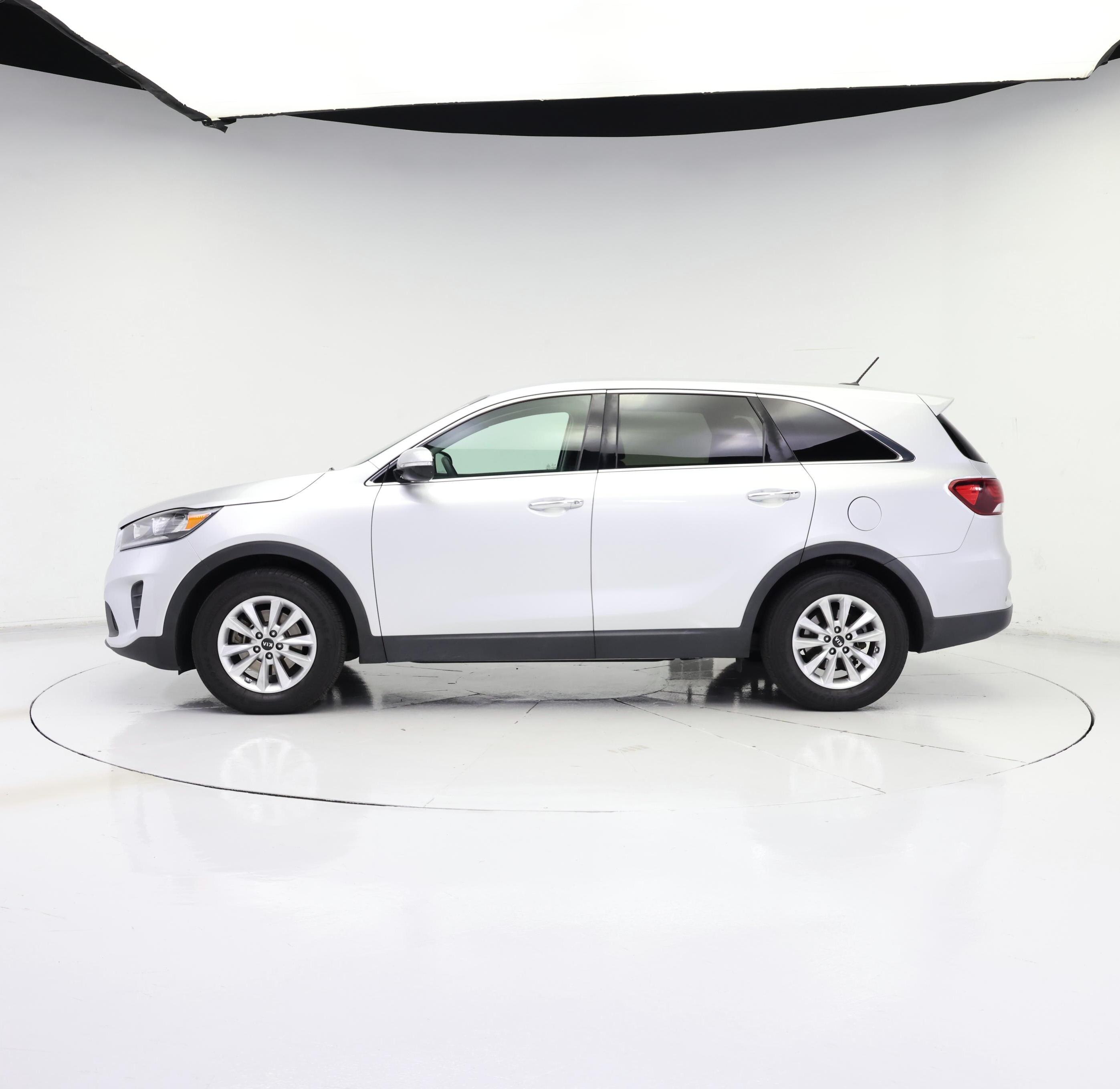 Thumbnail: 2019 Kia Sorento - 3