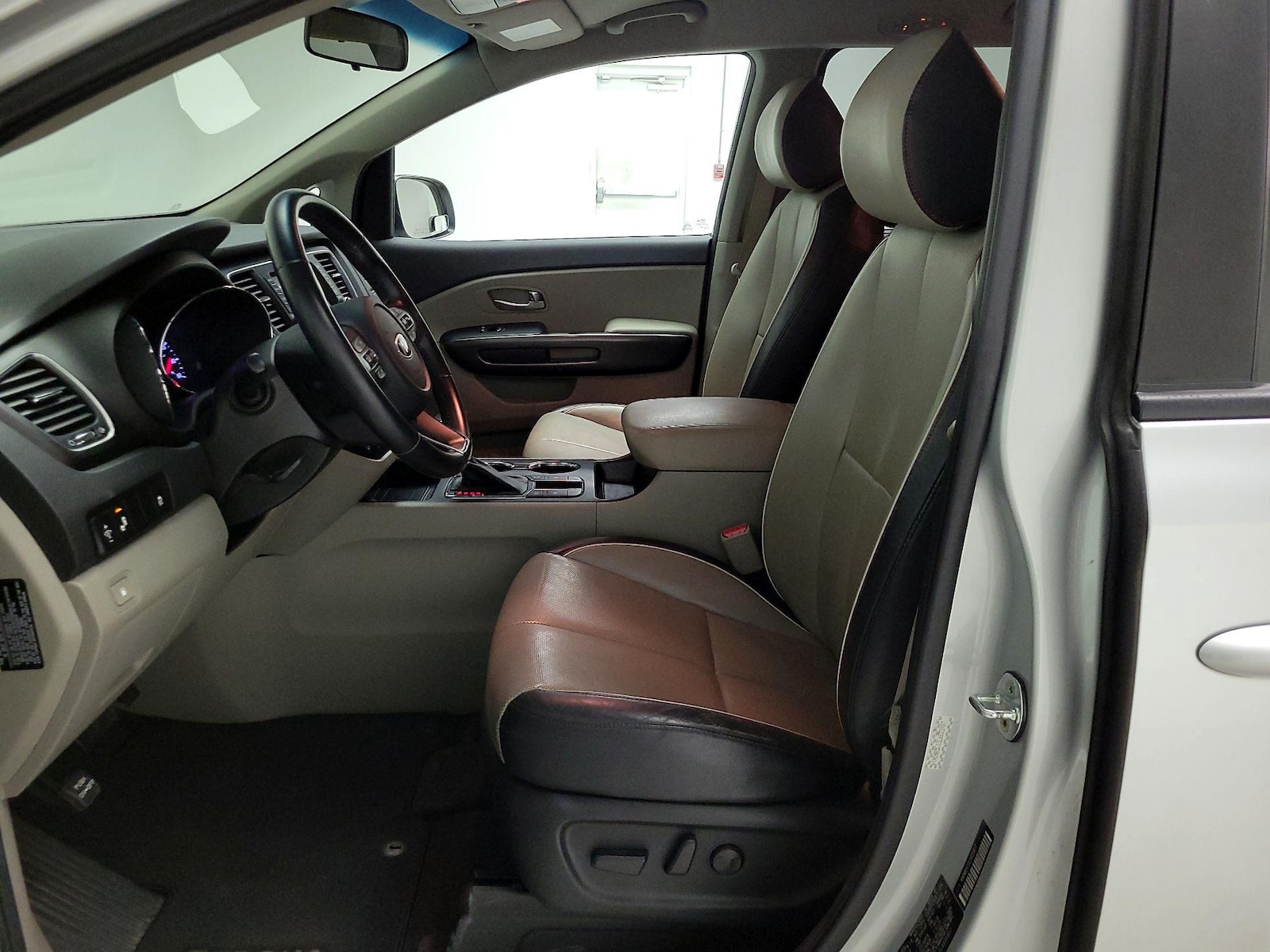 2020 Kia Sedona EX - Photo 12