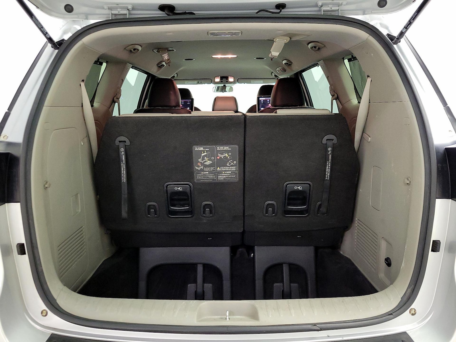 2020 Kia Sedona EX - Photo 22