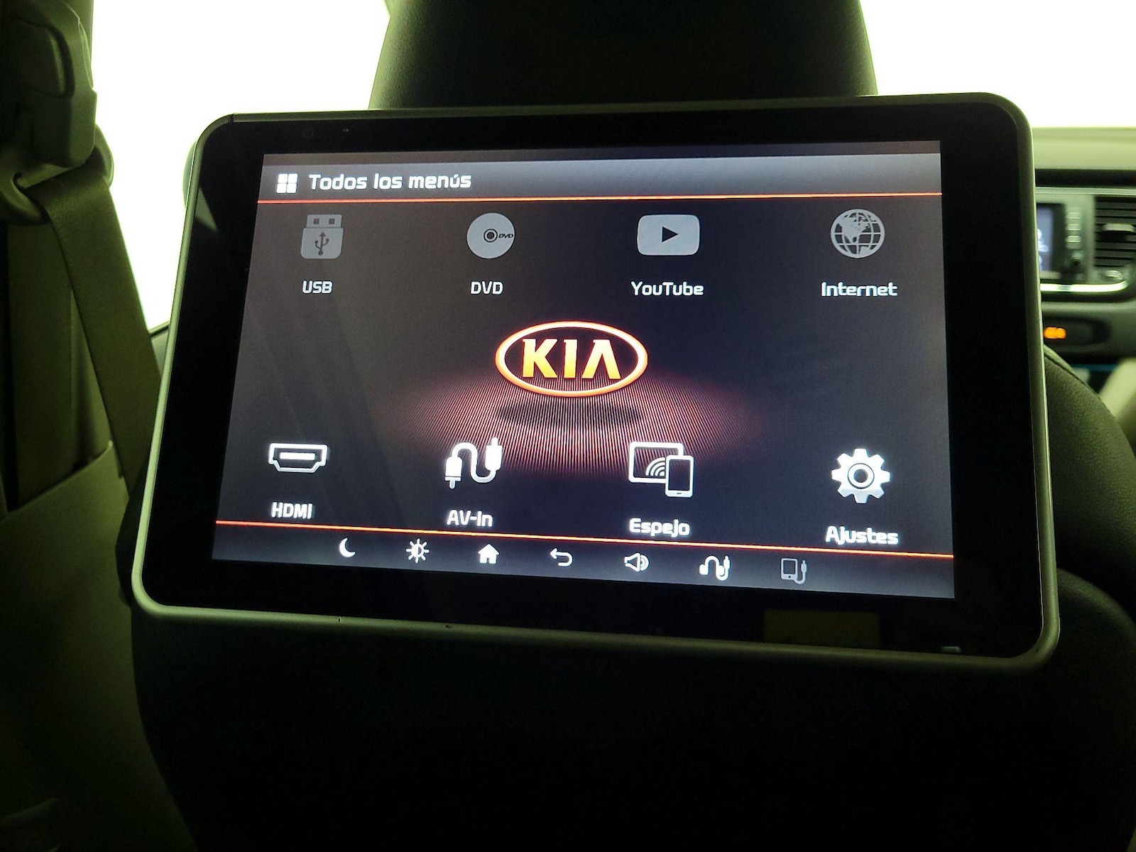 2020 Kia Sedona EX - Photo 25