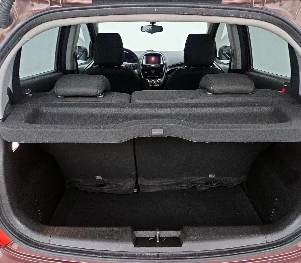 Trunk/Cargo (Seats Up)