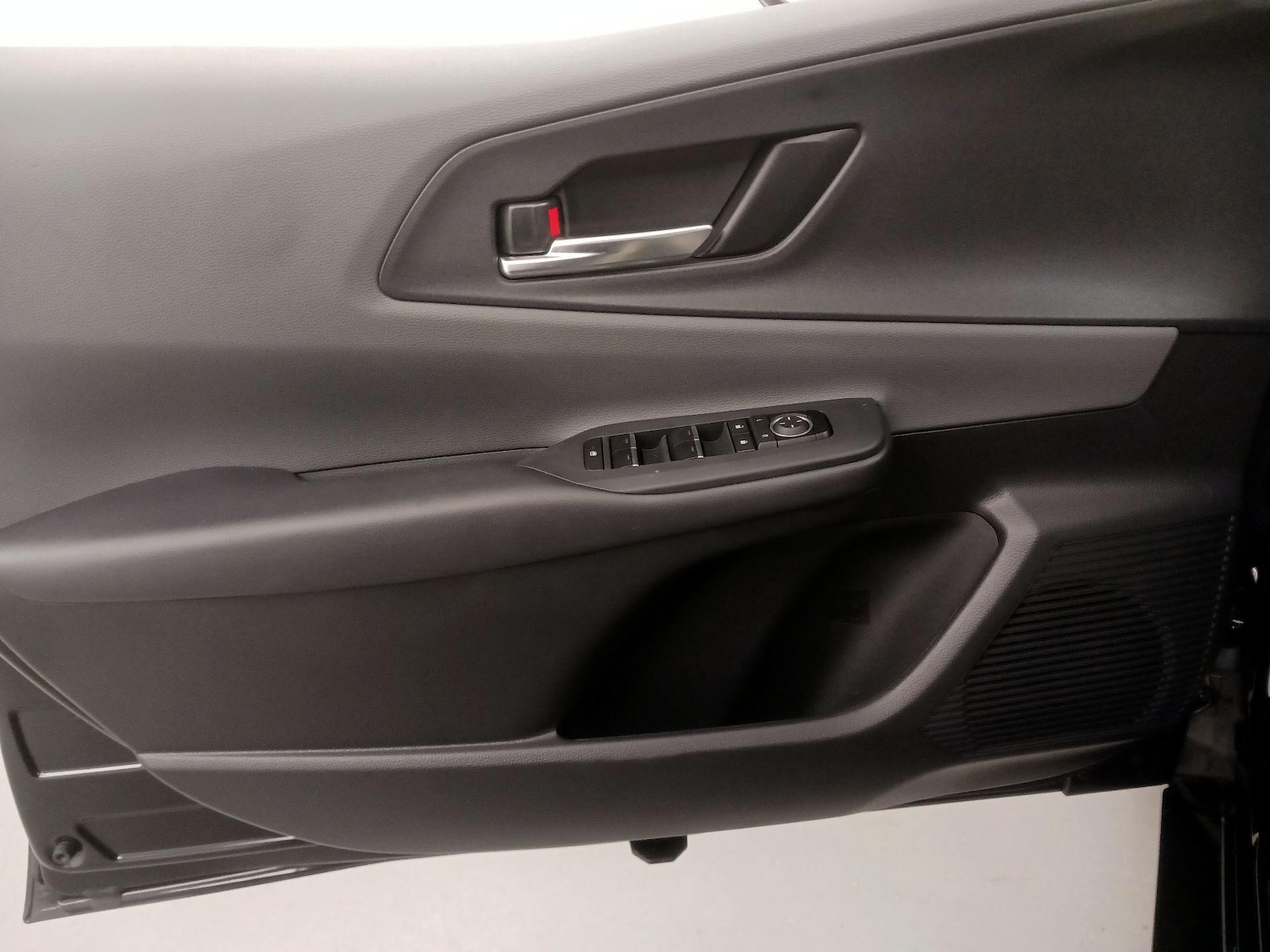 2026 Toyota Prius XLE - Photo 13
