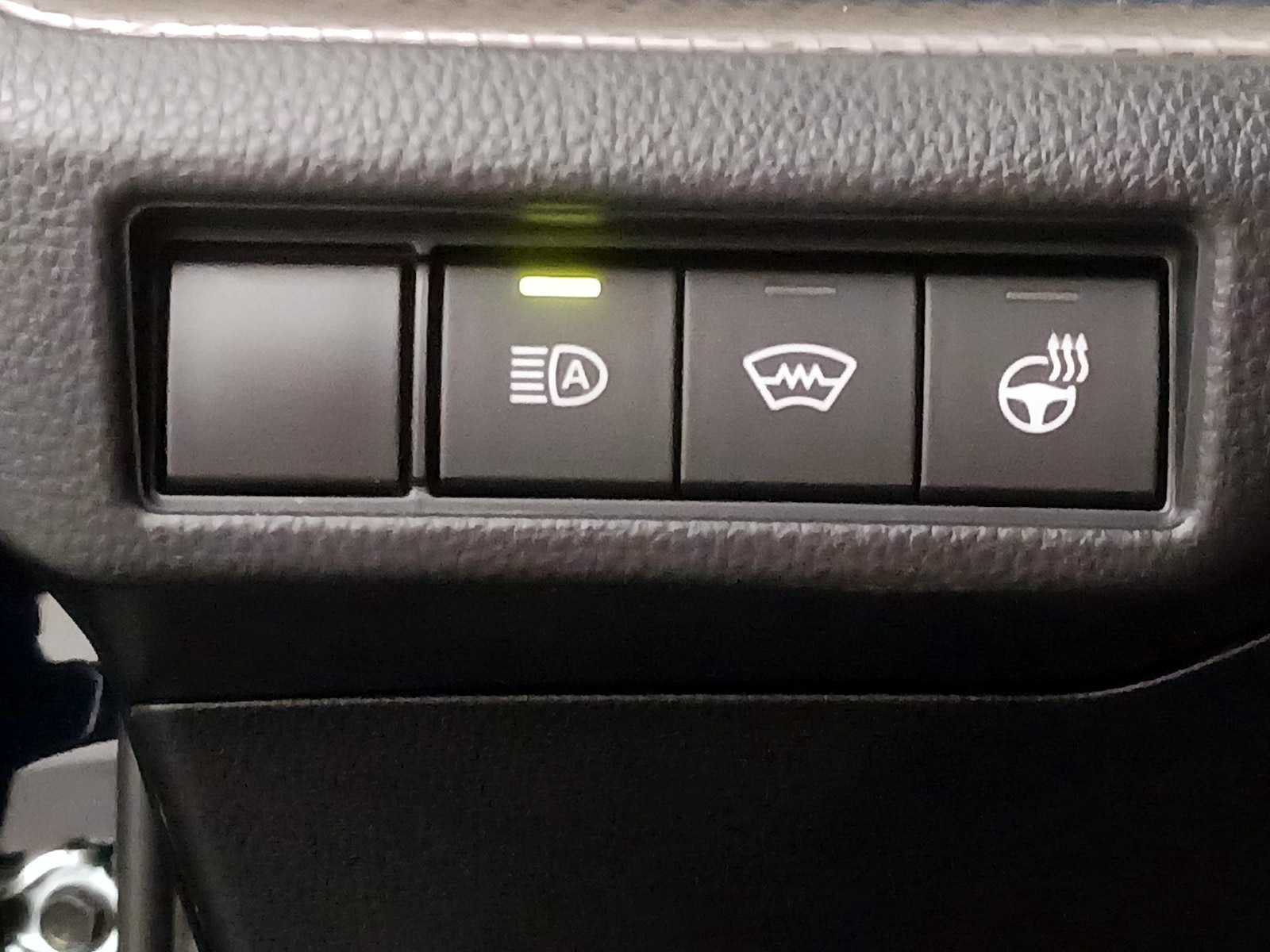 2026 Toyota Prius XLE - Photo 14