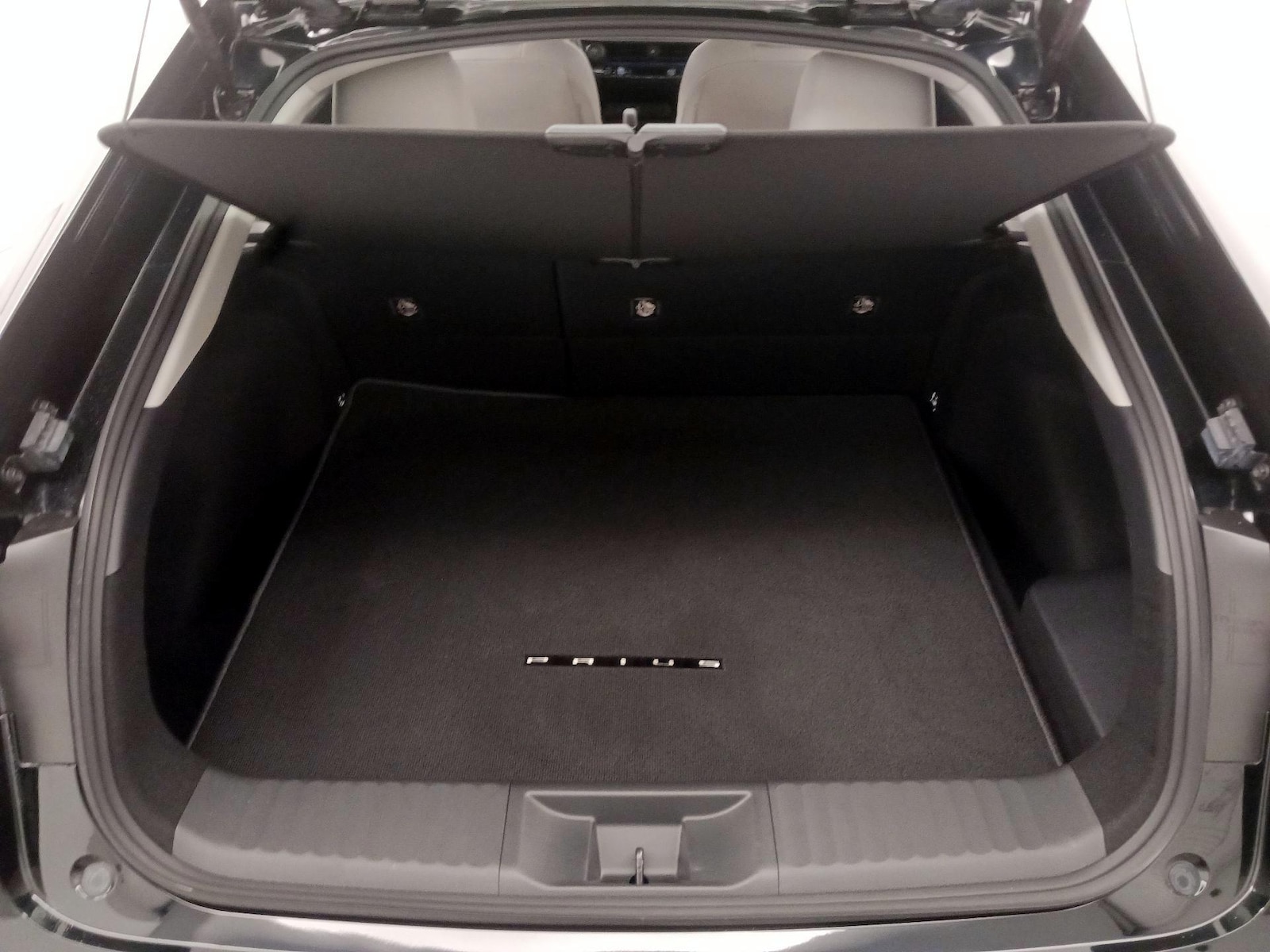 2026 Toyota Prius XLE - Photo 22