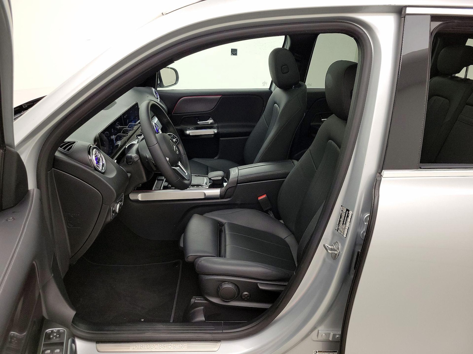 Side Airbags & Leatherette Seats