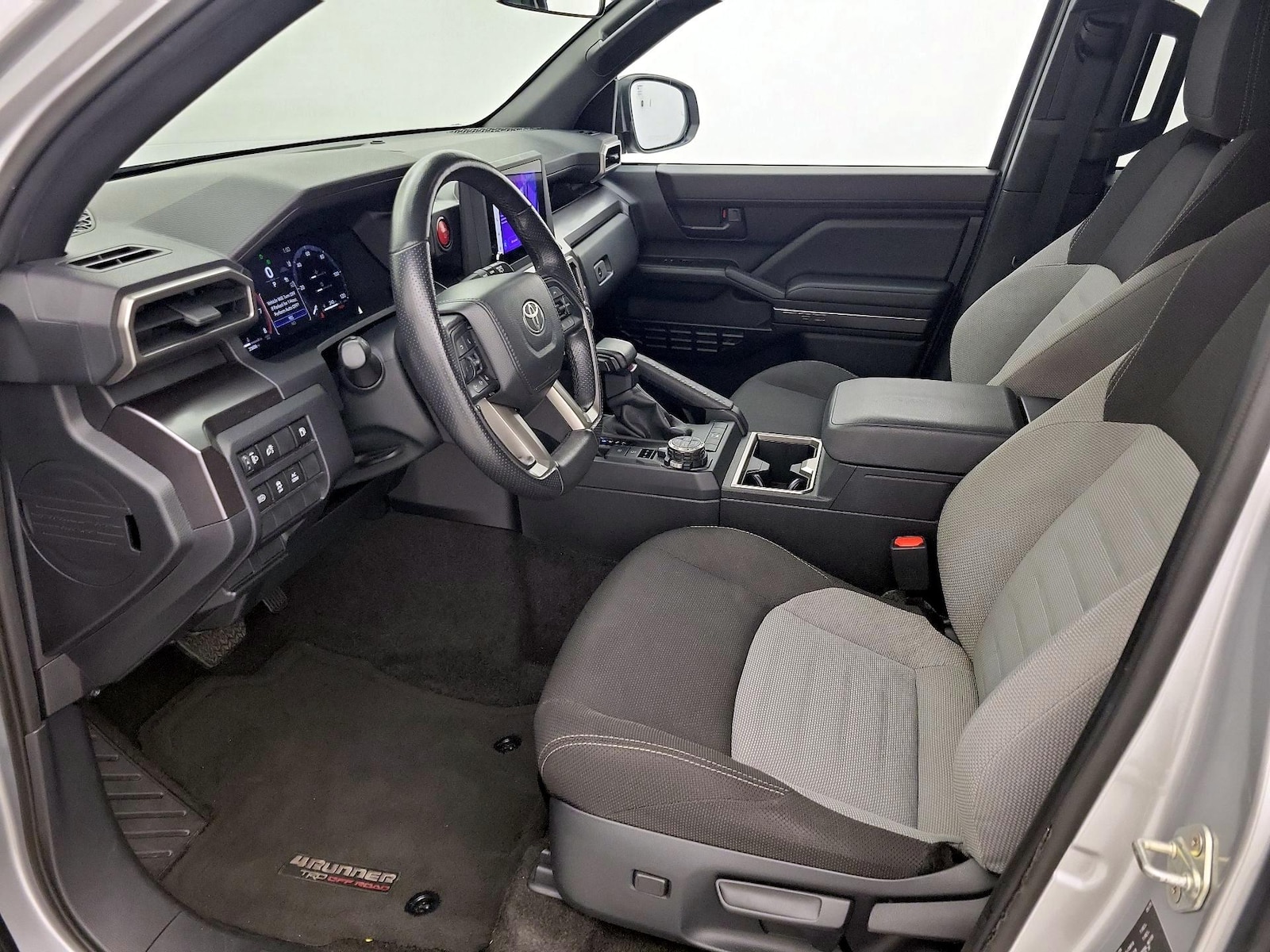 2025 Toyota 4Runner TRD Off-Road - Photo 12