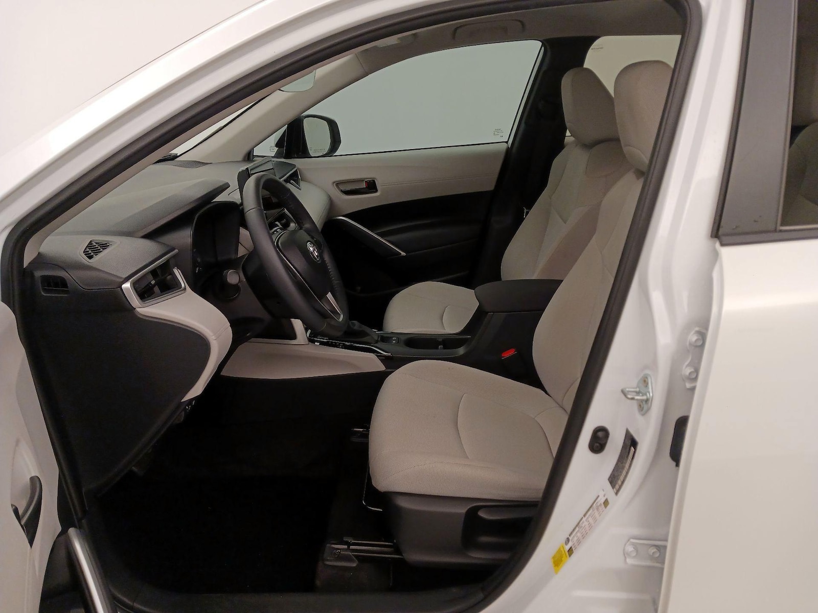 2024 Toyota Corolla Cross LE - Photo 12