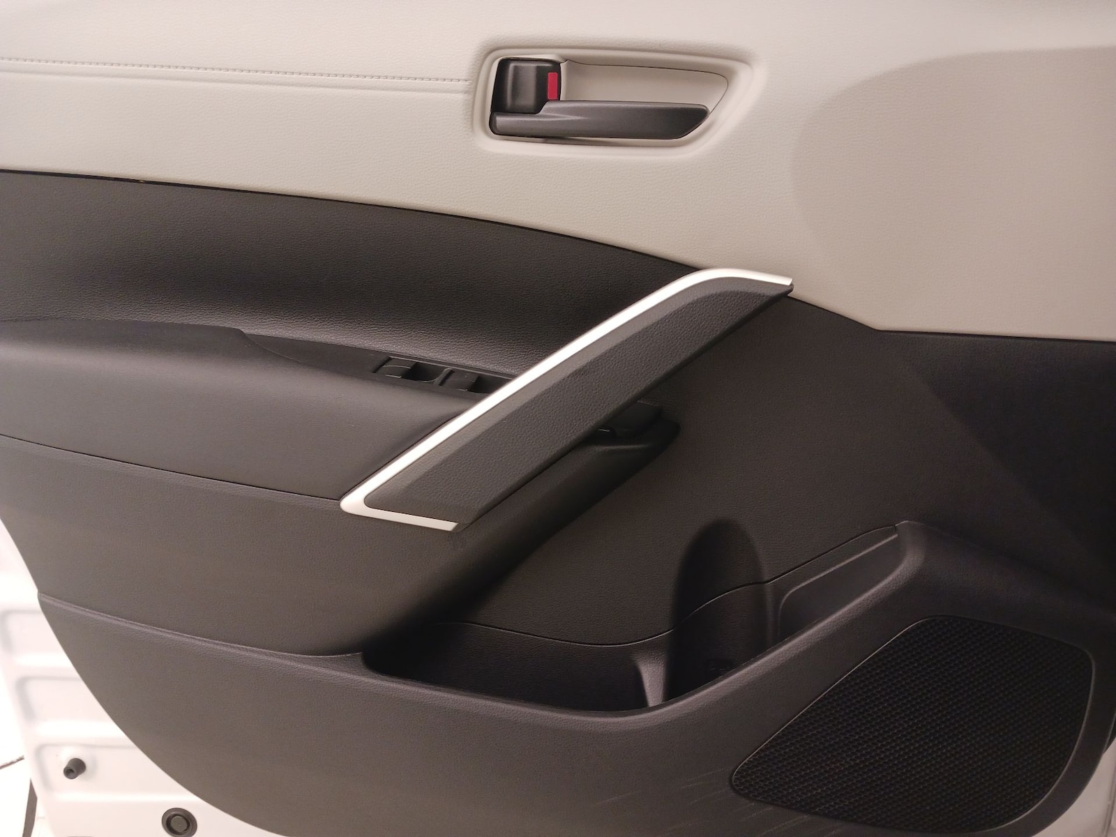 2024 Toyota Corolla Cross LE - Photo 13