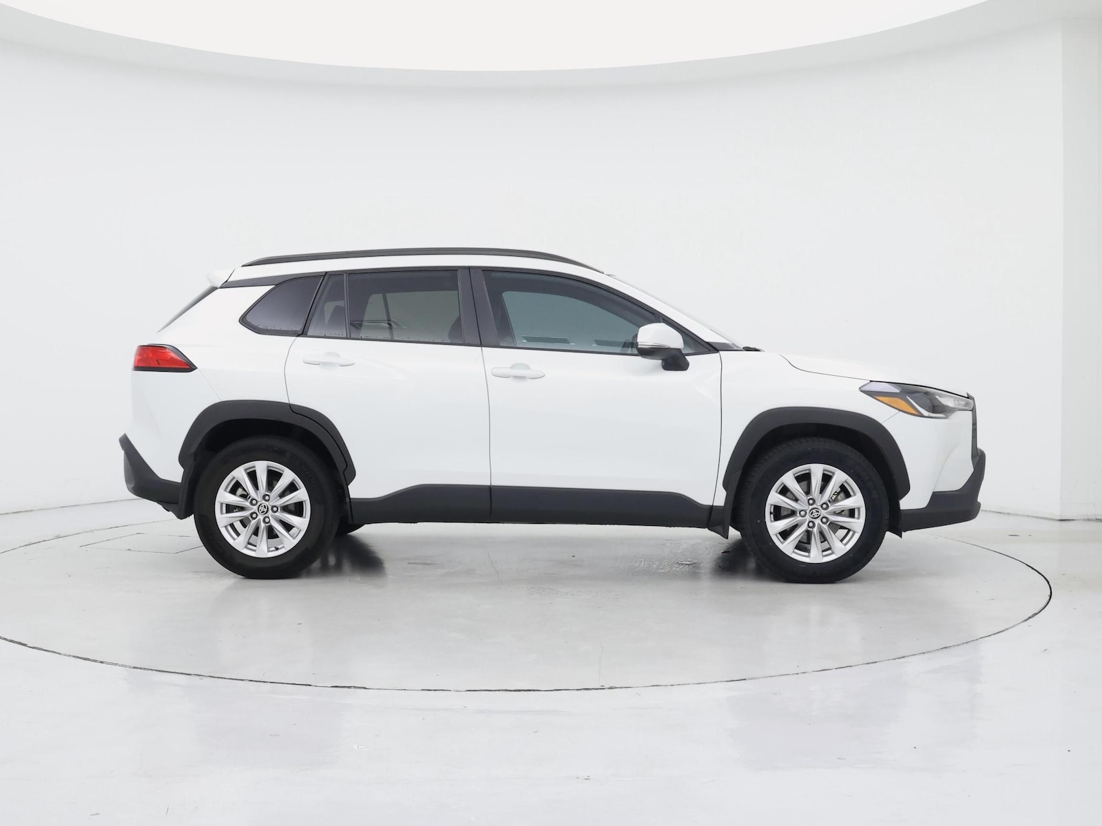 2024 Toyota Corolla Cross LE - Photo 8