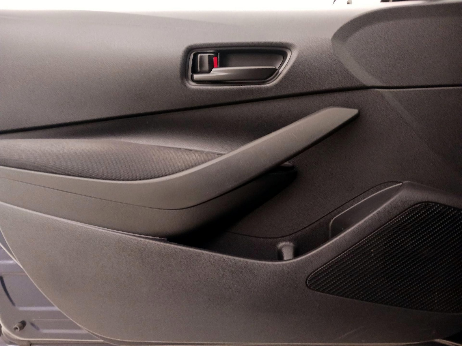 2024 Toyota Corolla LE - Photo 13