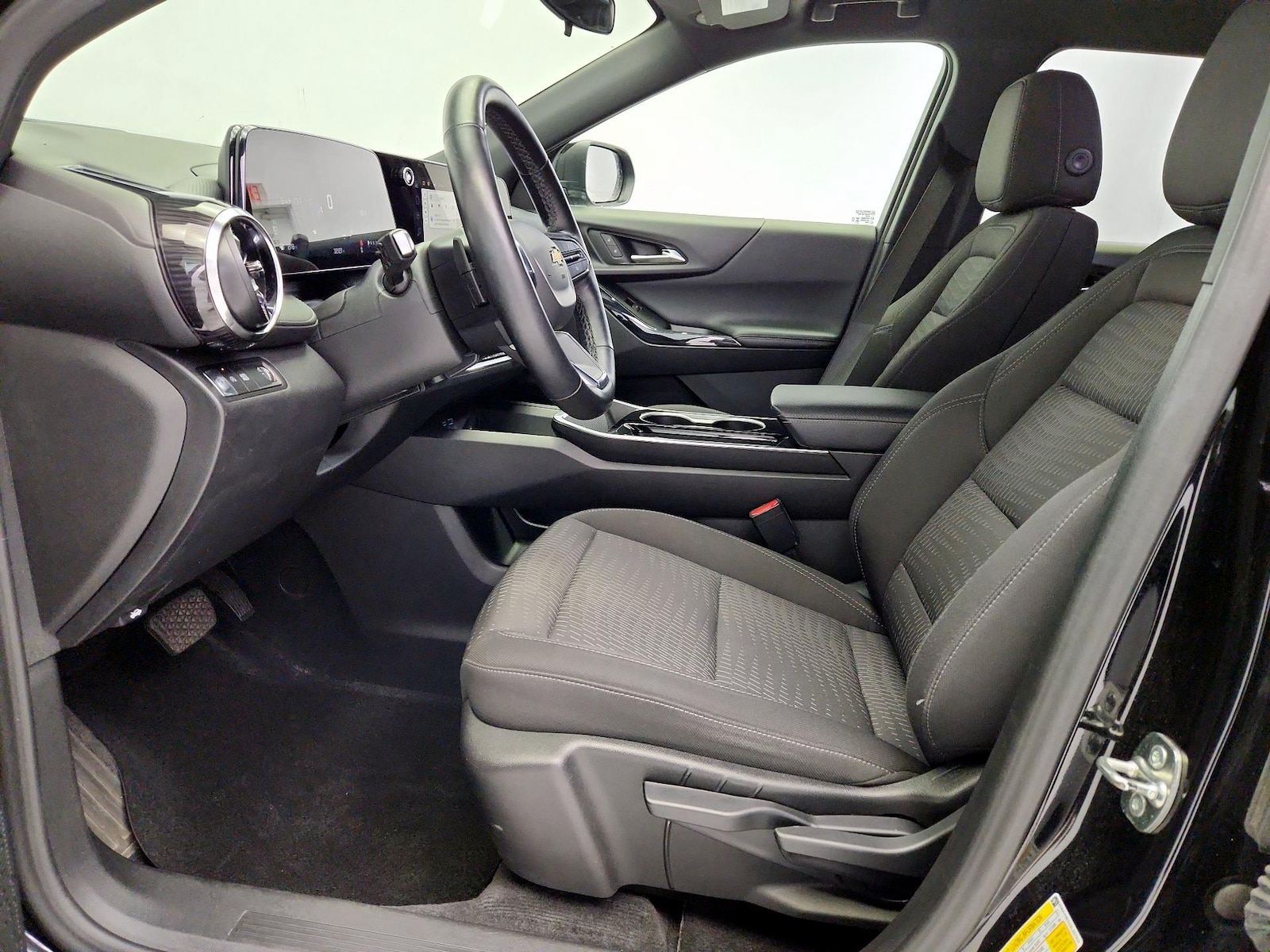 2025 Chevrolet Equinox LT - Photo 12