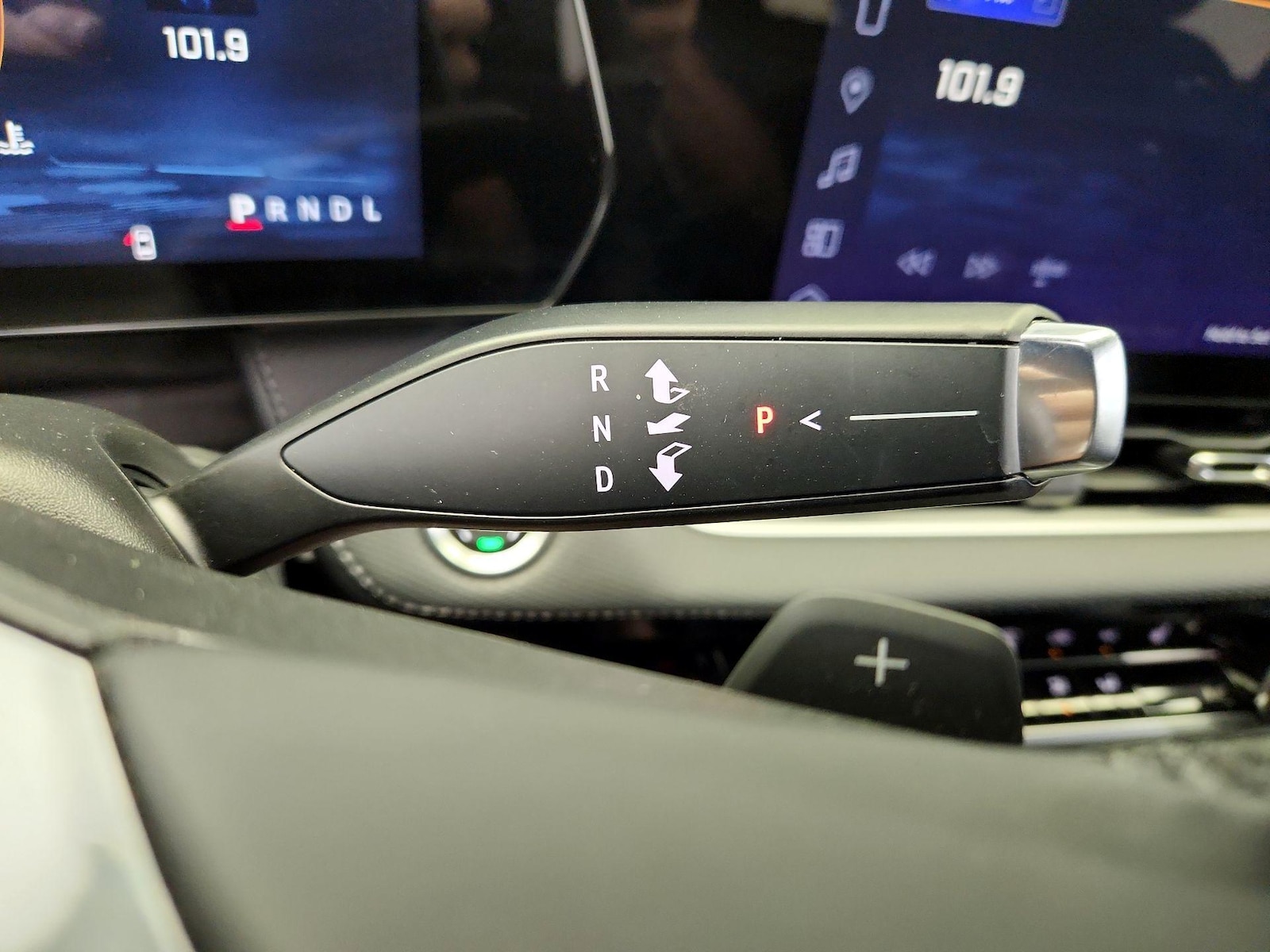 2025 Chevrolet Equinox LT - Photo 19