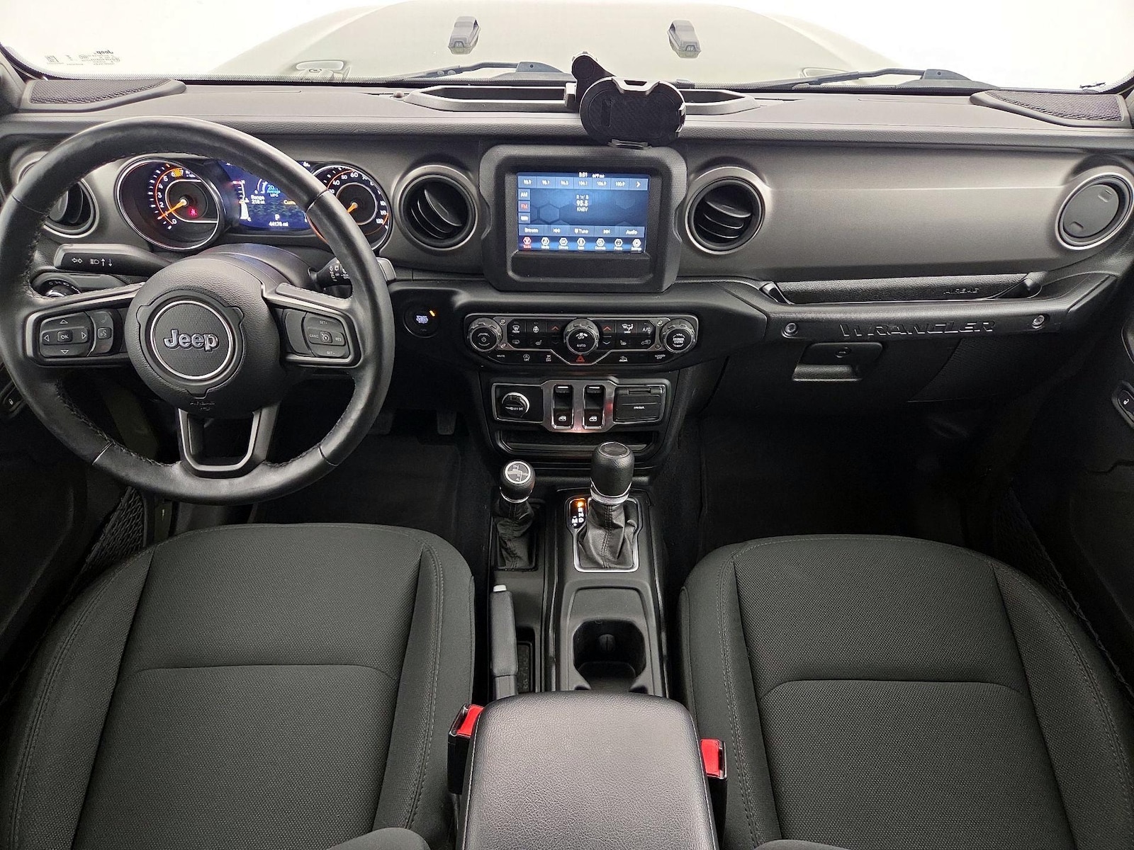 Apple CarPlay® & Android Auto™