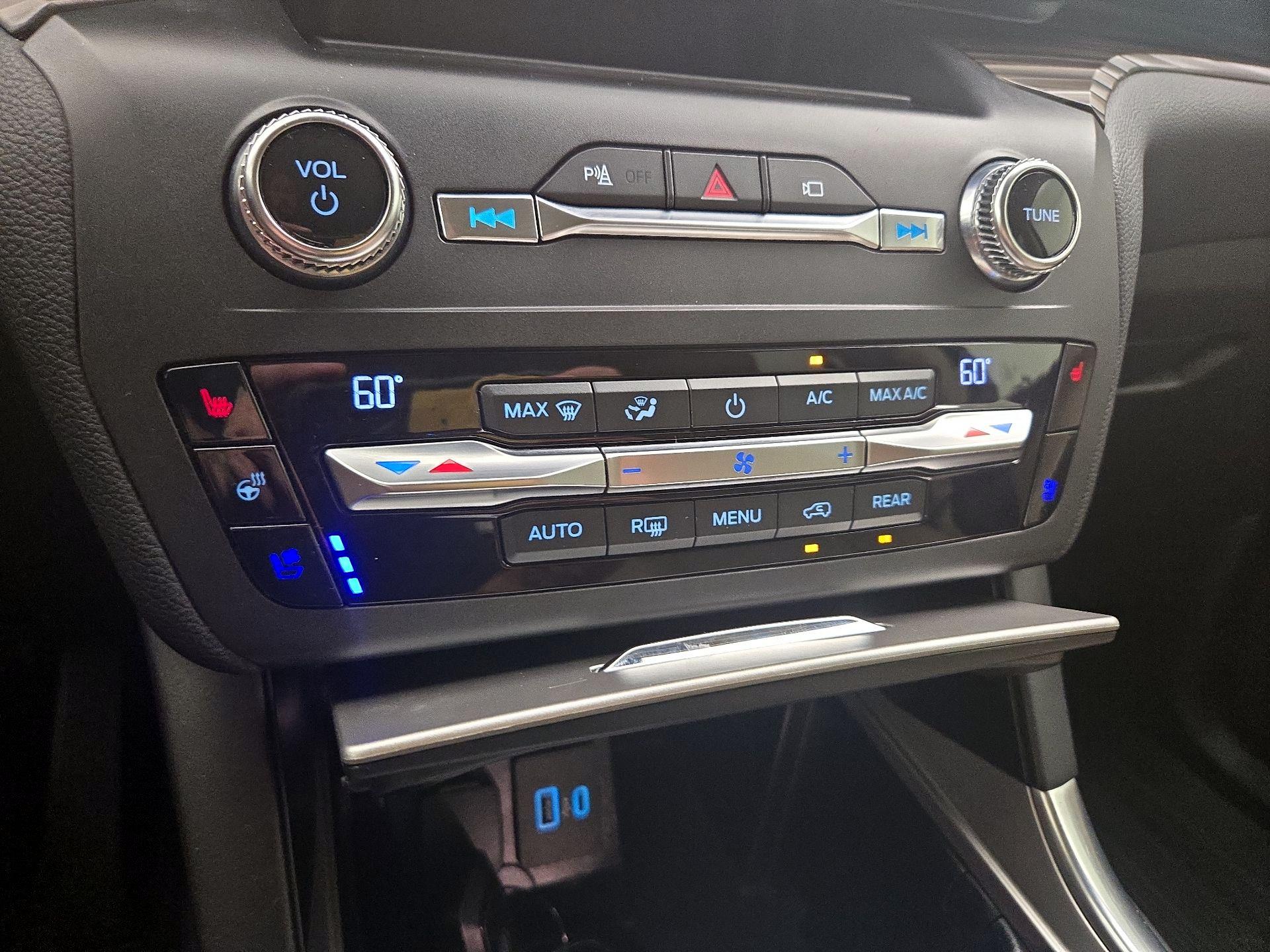 Thumbnail: 2020 Ford Explorer - 17