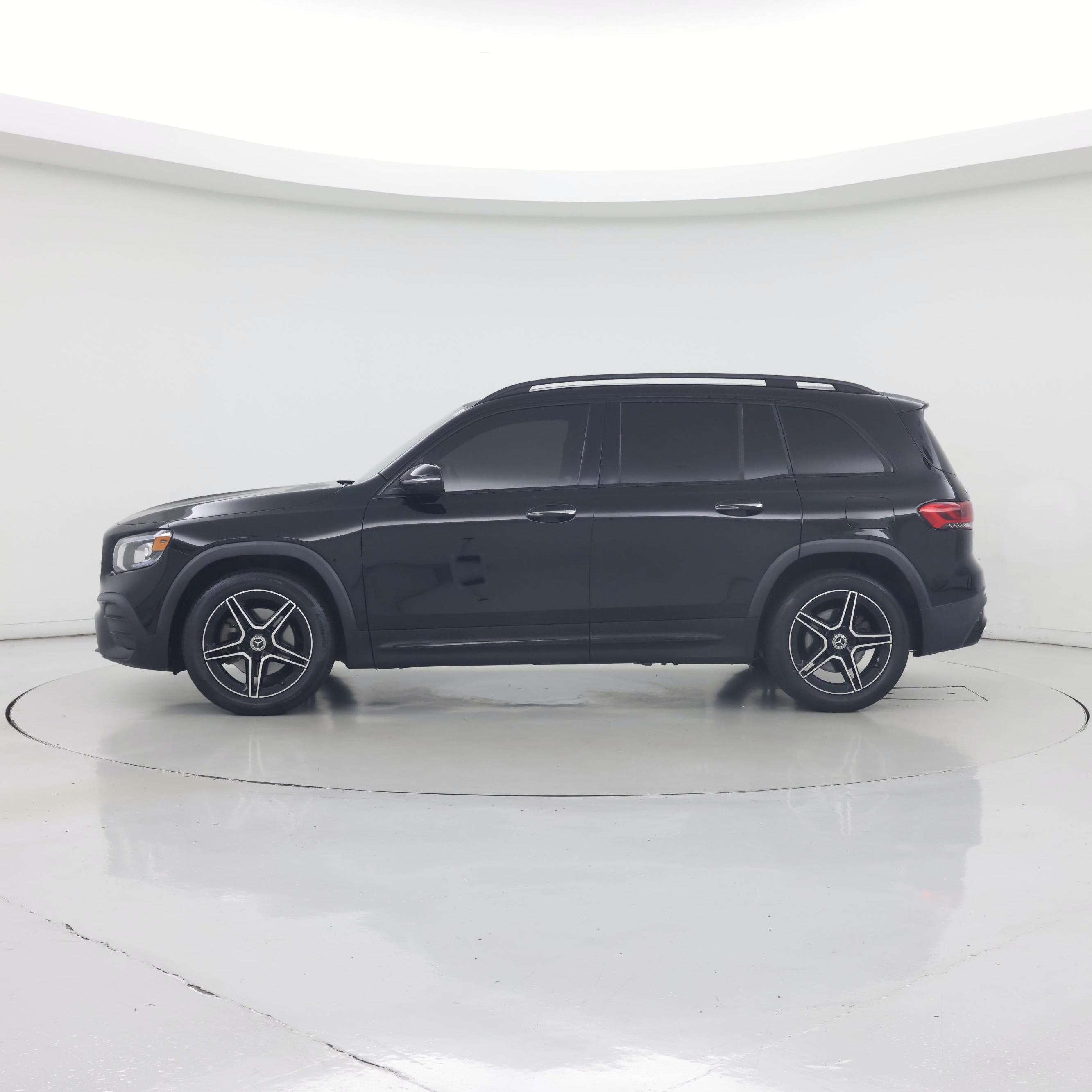 Thumbnail: 2022 Mercedes-Benz GLB - 3