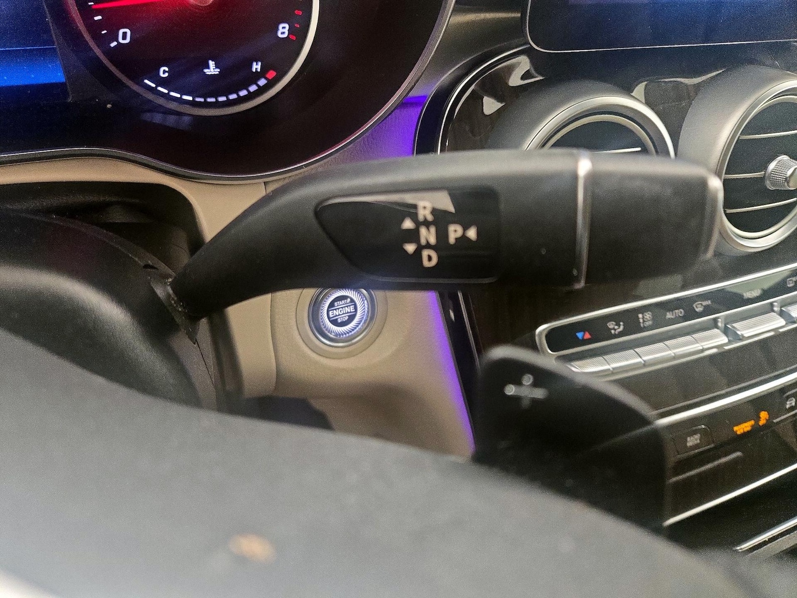 2022 Mercedes-Benz GLC GLC300 - Photo 16