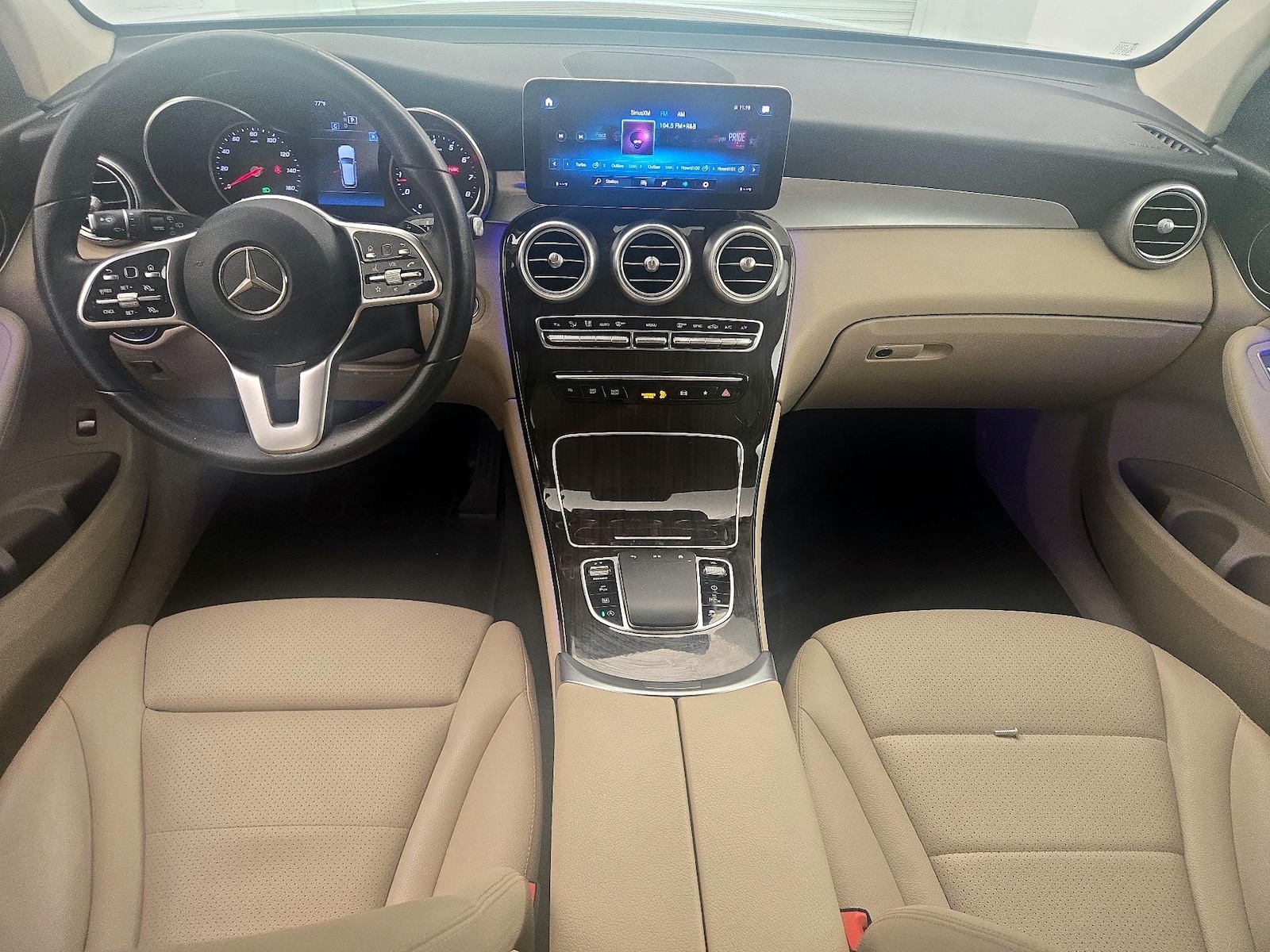 2022 Mercedes-Benz GLC GLC300 - Photo 8