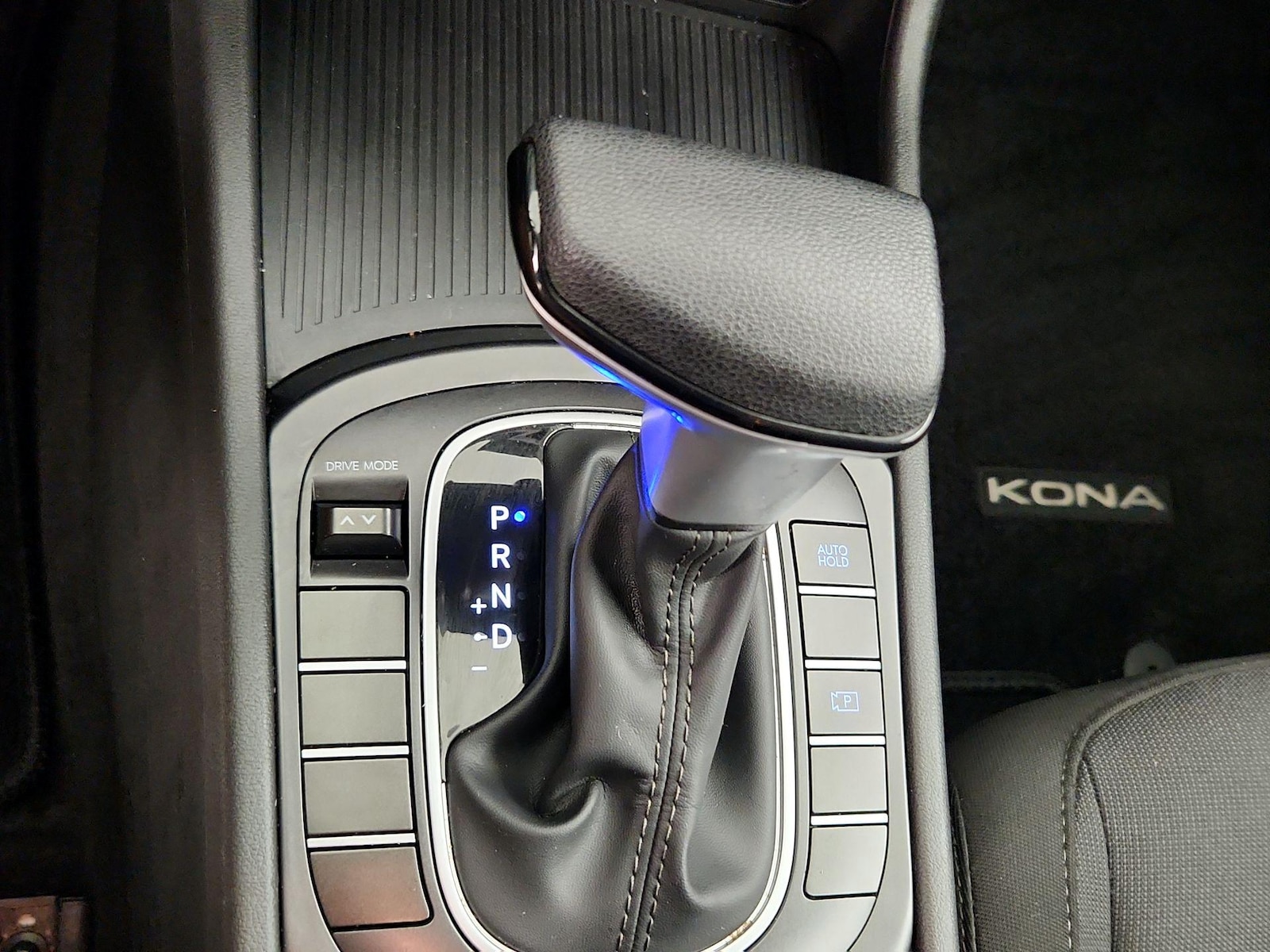 2026 Hyundai Kona SE - Photo 18