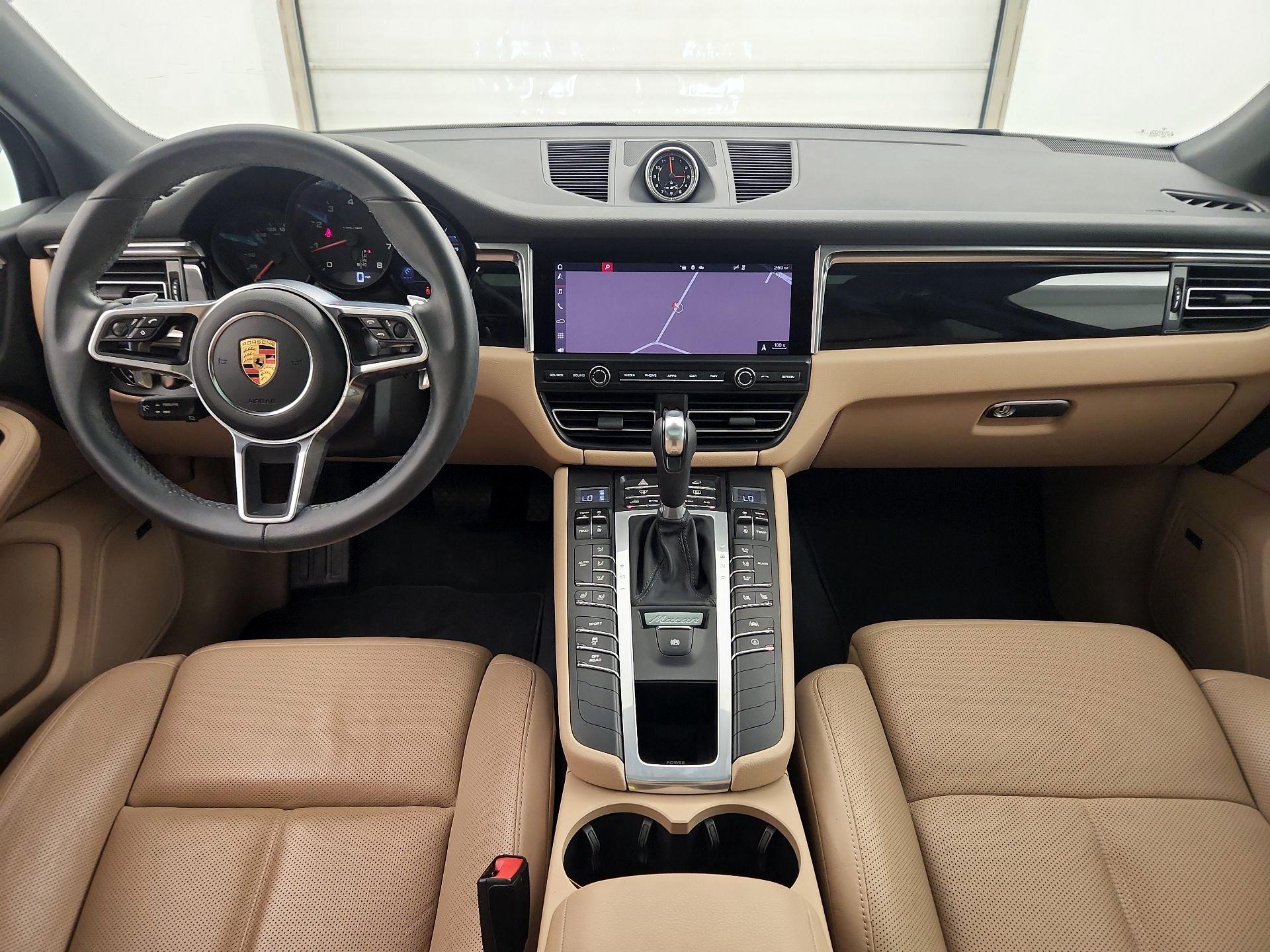 Thumbnail: 2021 Porsche Macan - 9