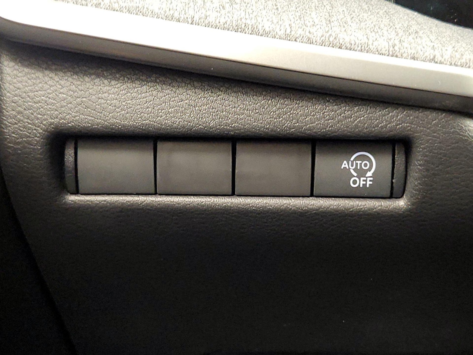 2026 Nissan KICKS SV - Photo 14