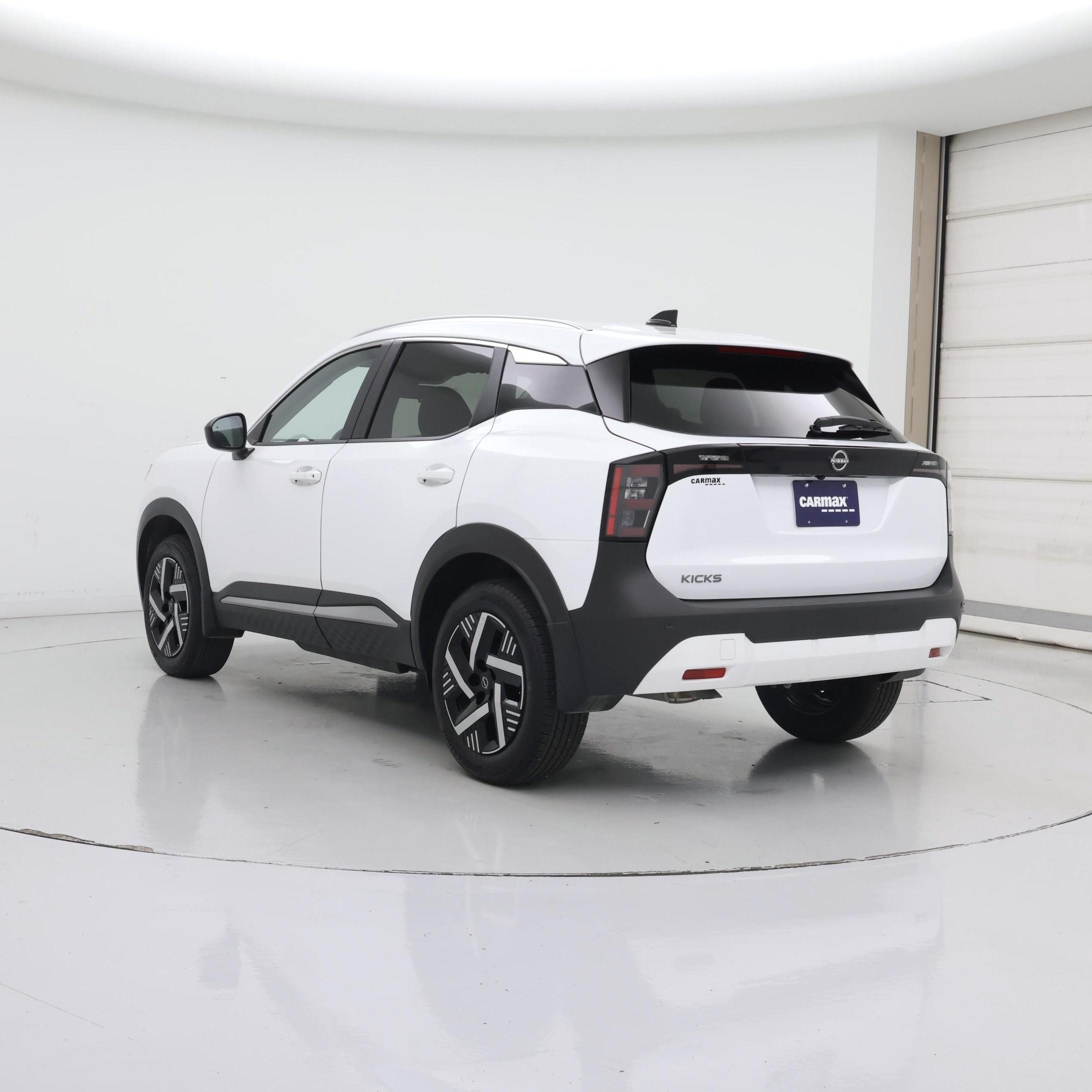 Thumbnail: 2026 Nissan Kicks - 2