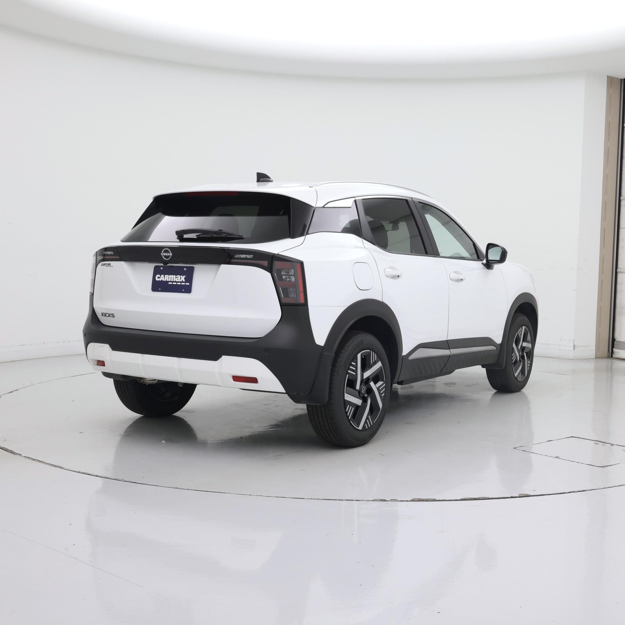 Thumbnail: 2026 Nissan Kicks - 8