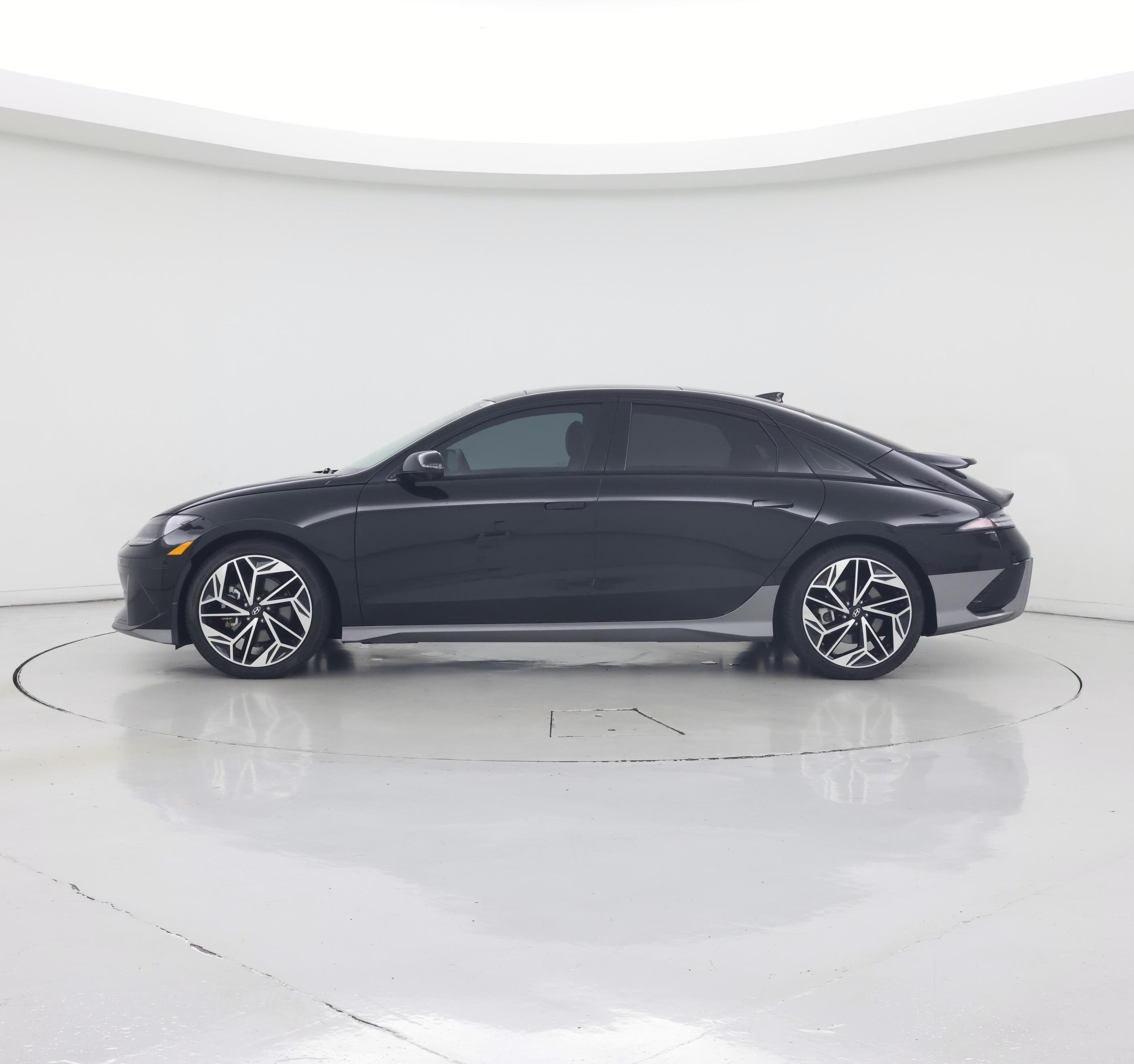 Thumbnail: 2024 Hyundai Ioniq 6 - 3