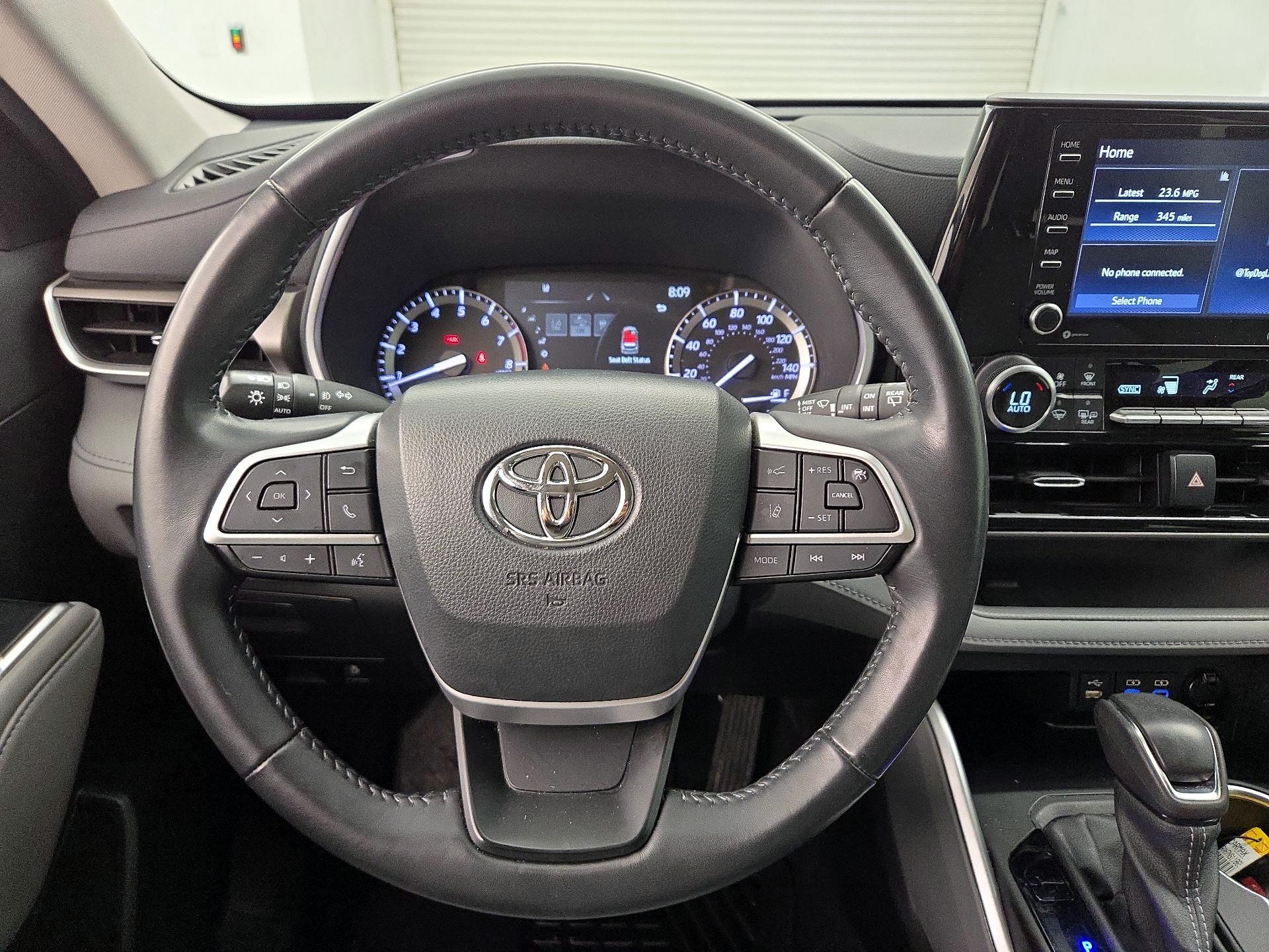 Thumbnail: 2022 Toyota Highlander - 10