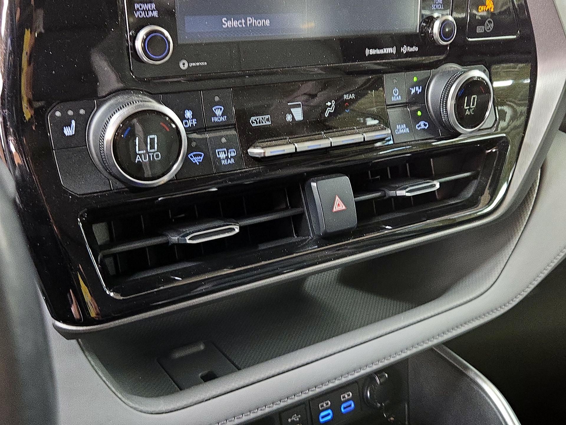 Thumbnail: 2022 Toyota Highlander - 16