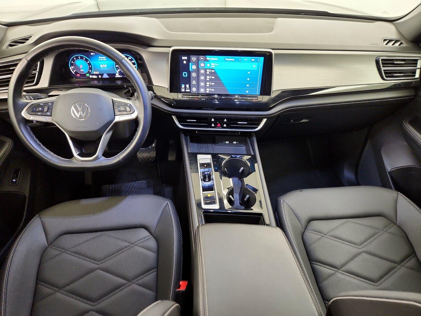 2025 Volkswagen Atlas Cross Sport SE w/Tech - Photo 10