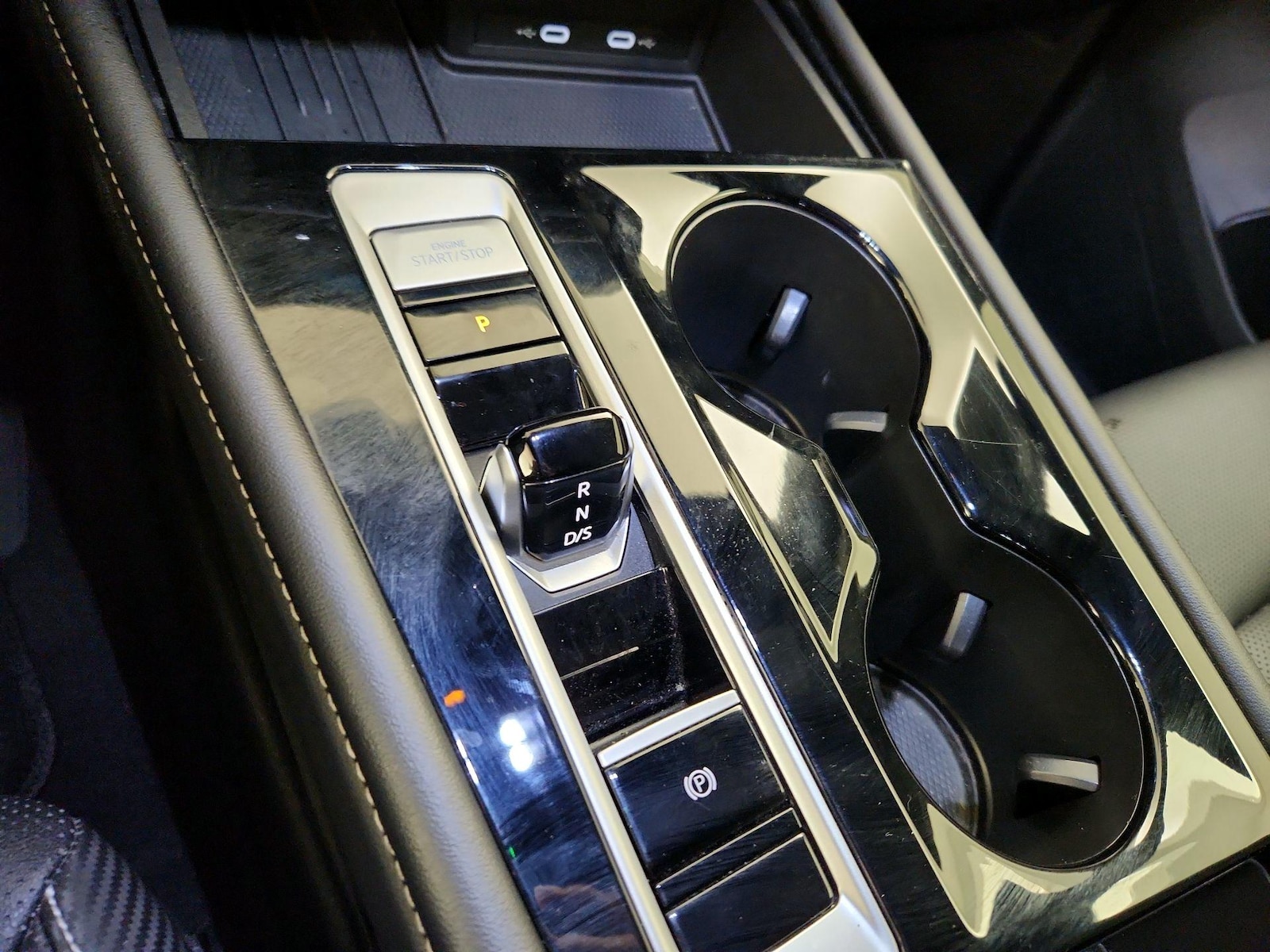 2025 Volkswagen Atlas Cross Sport SE w/Tech - Photo 18