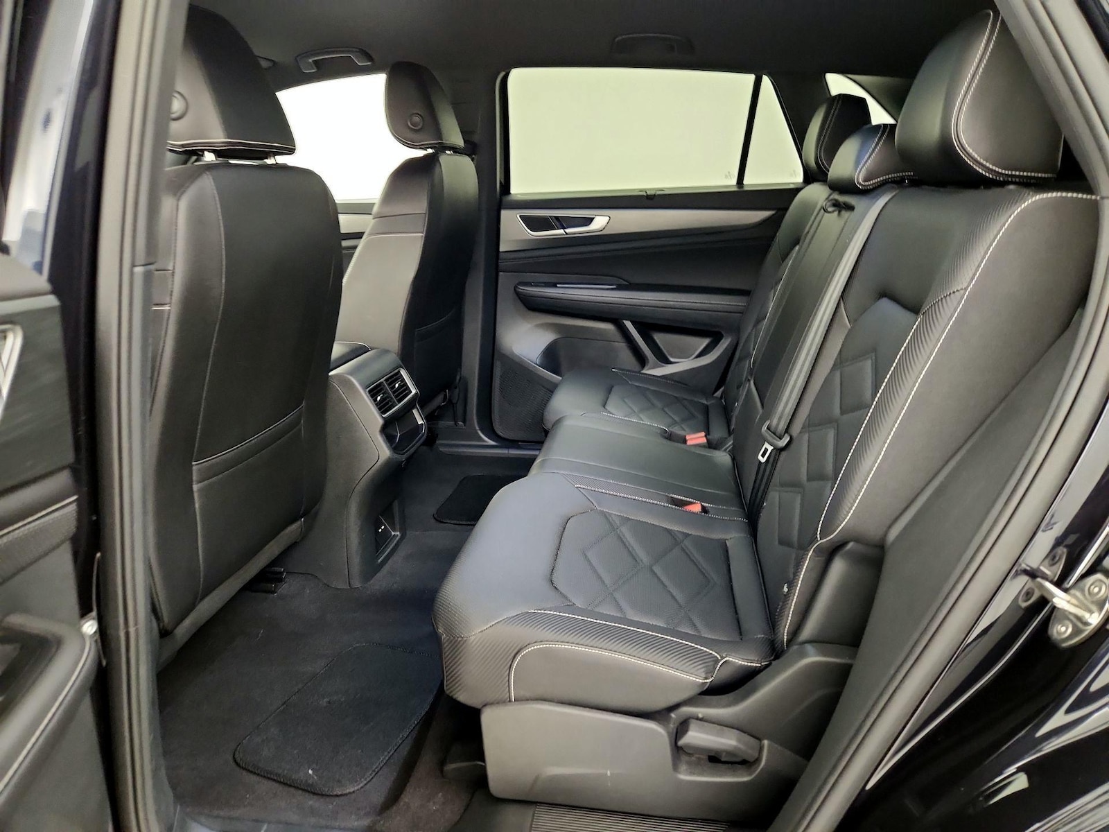 2025 Volkswagen Atlas Cross Sport SE w/Tech - Photo 20