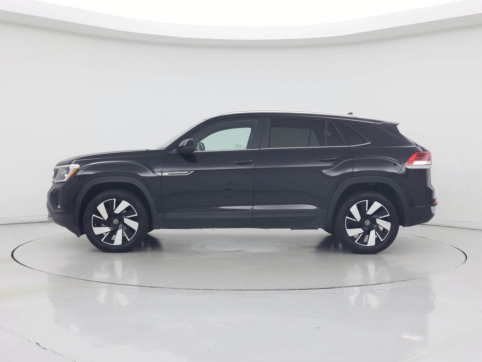 2025 Volkswagen Atlas Cross Sport SE w/Tech - Photo 4