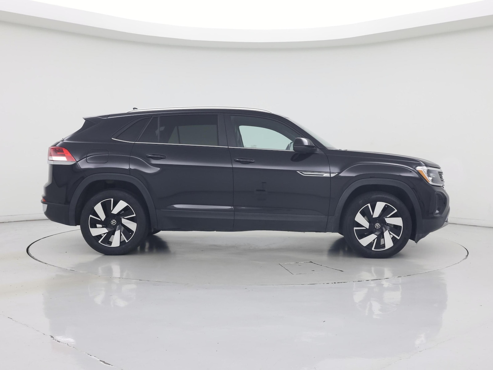 2025 Volkswagen Atlas Cross Sport SE w/Tech - Photo 8