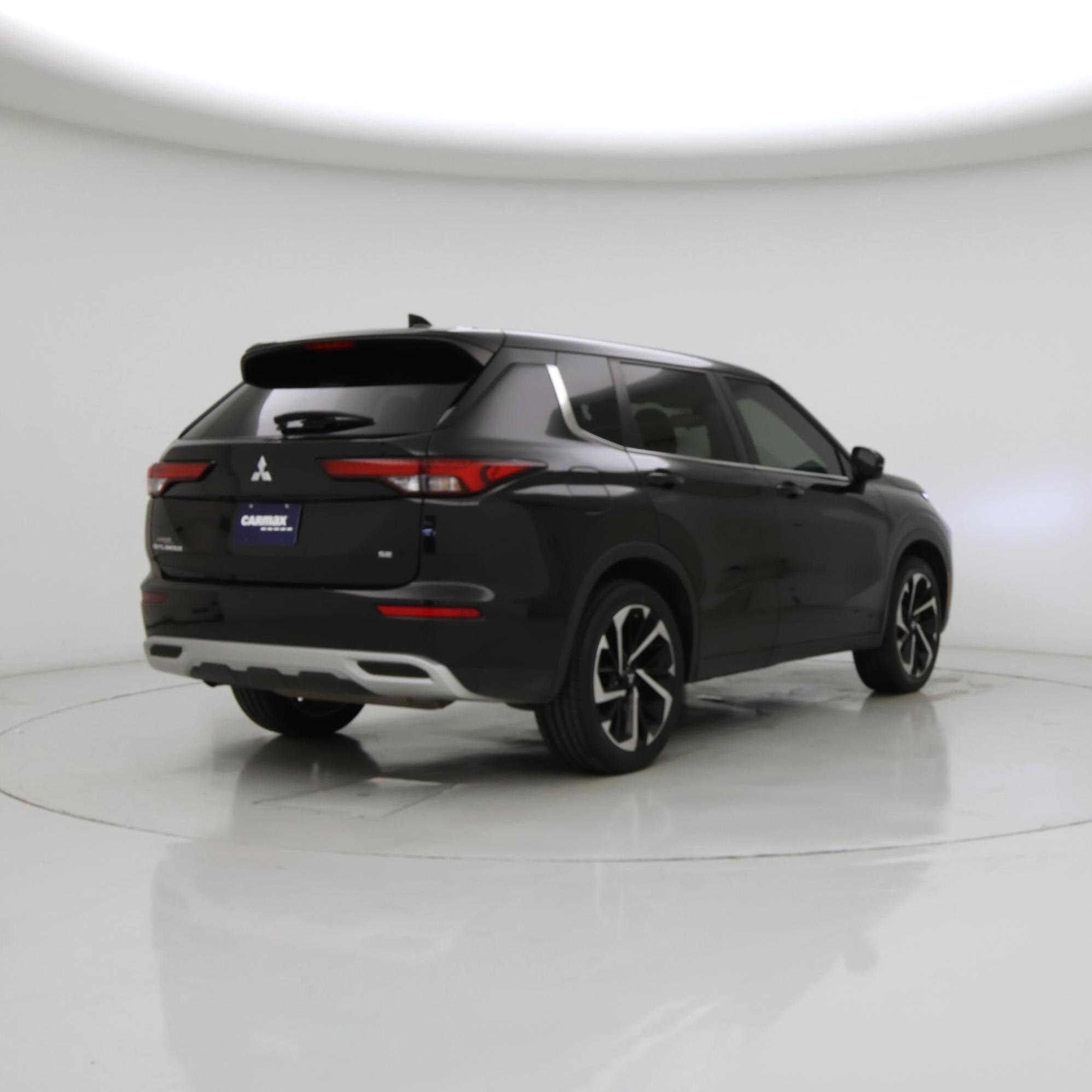 Thumbnail: 2024 Mitsubishi Outlander - 8