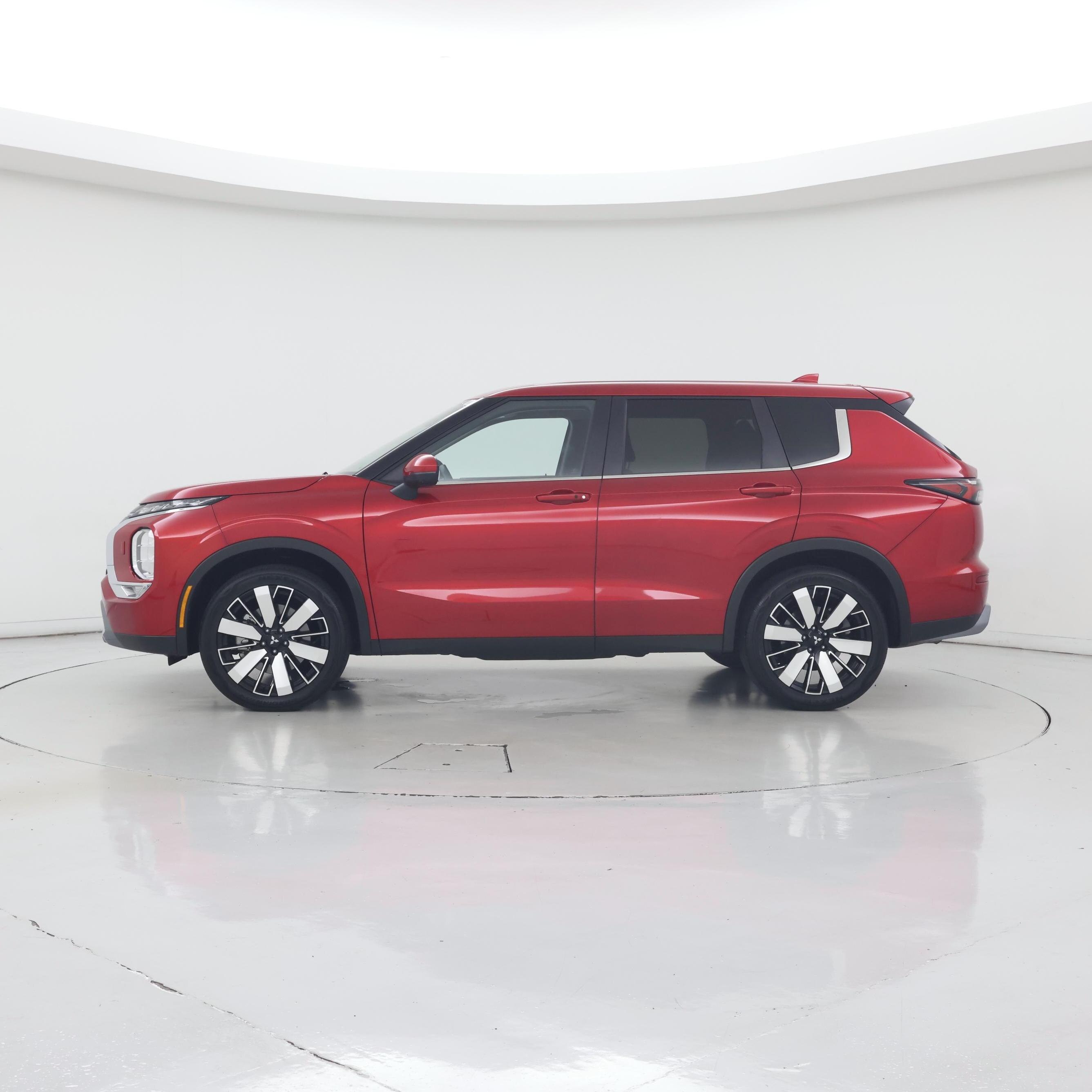 Thumbnail: 2025 Mitsubishi Outlander - 3